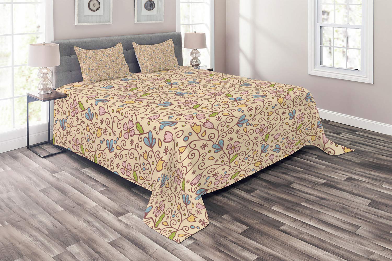 Ambesonne Floral Vintage Quilted Bedspread Set - 3 Piece King Size Bedding with 2 Pillow Shams, Colorful Swirls Branches Circles & Flowers Pattern in Champagne & Multicolor | Perfect for Master Bedroom, Guest Room & Bohemian Home Decor