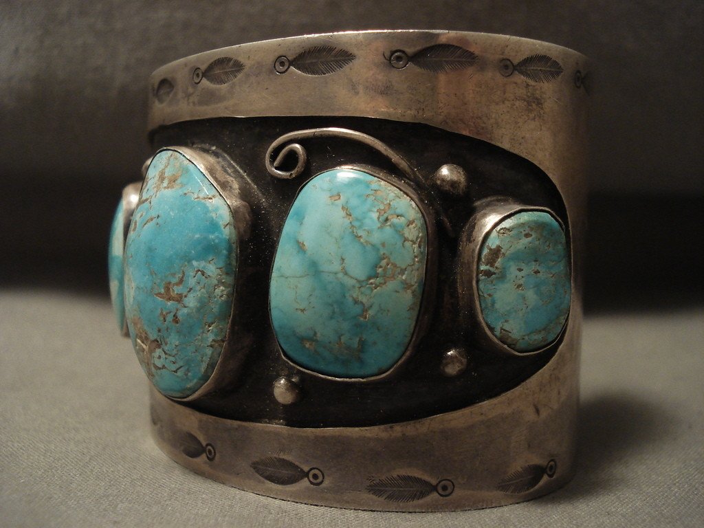151 Grams Micro Feather Huge Vintage Navajo #8 Turquoise Native American Jewelry Silver Bracelet Old