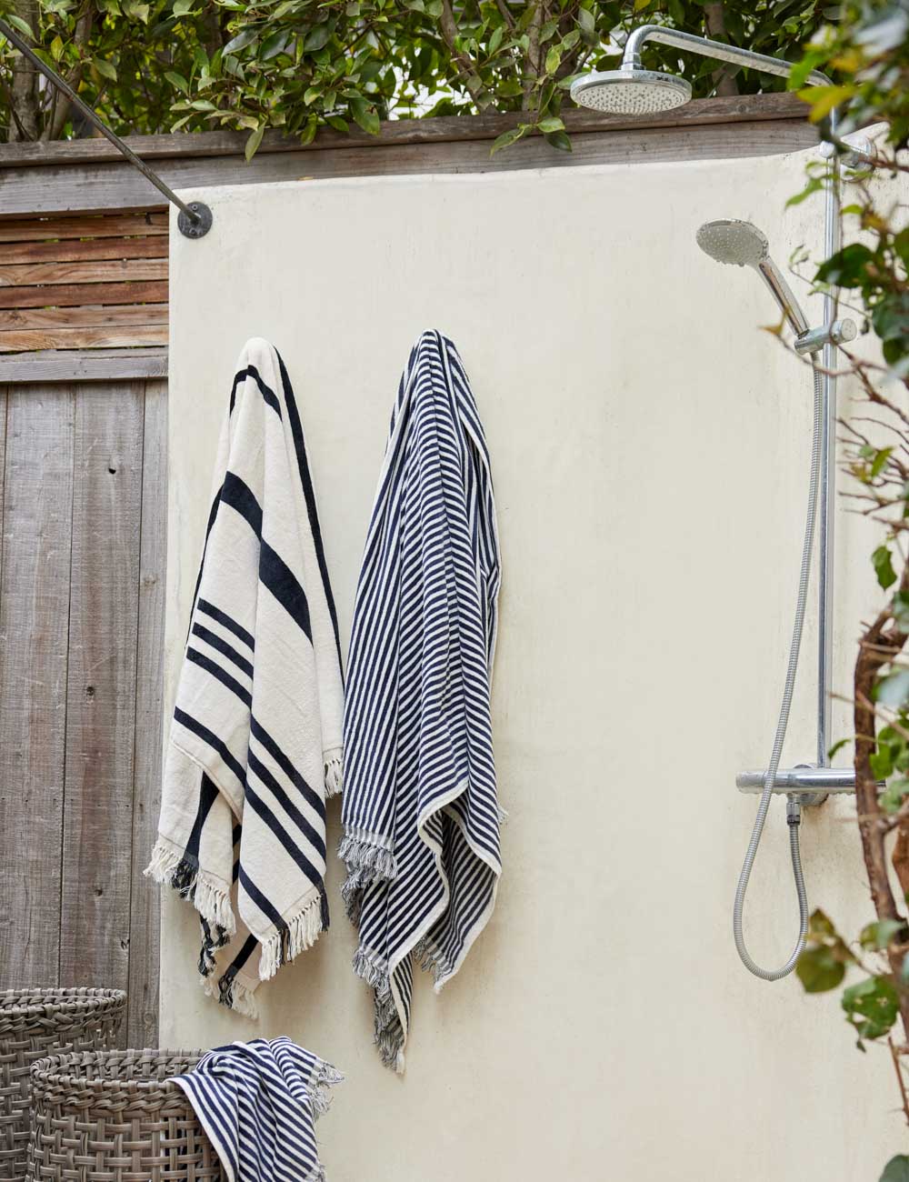 Premium Beach Towel by Business & Pleasure Co - Soft, Quick-Dry & Oversized (60