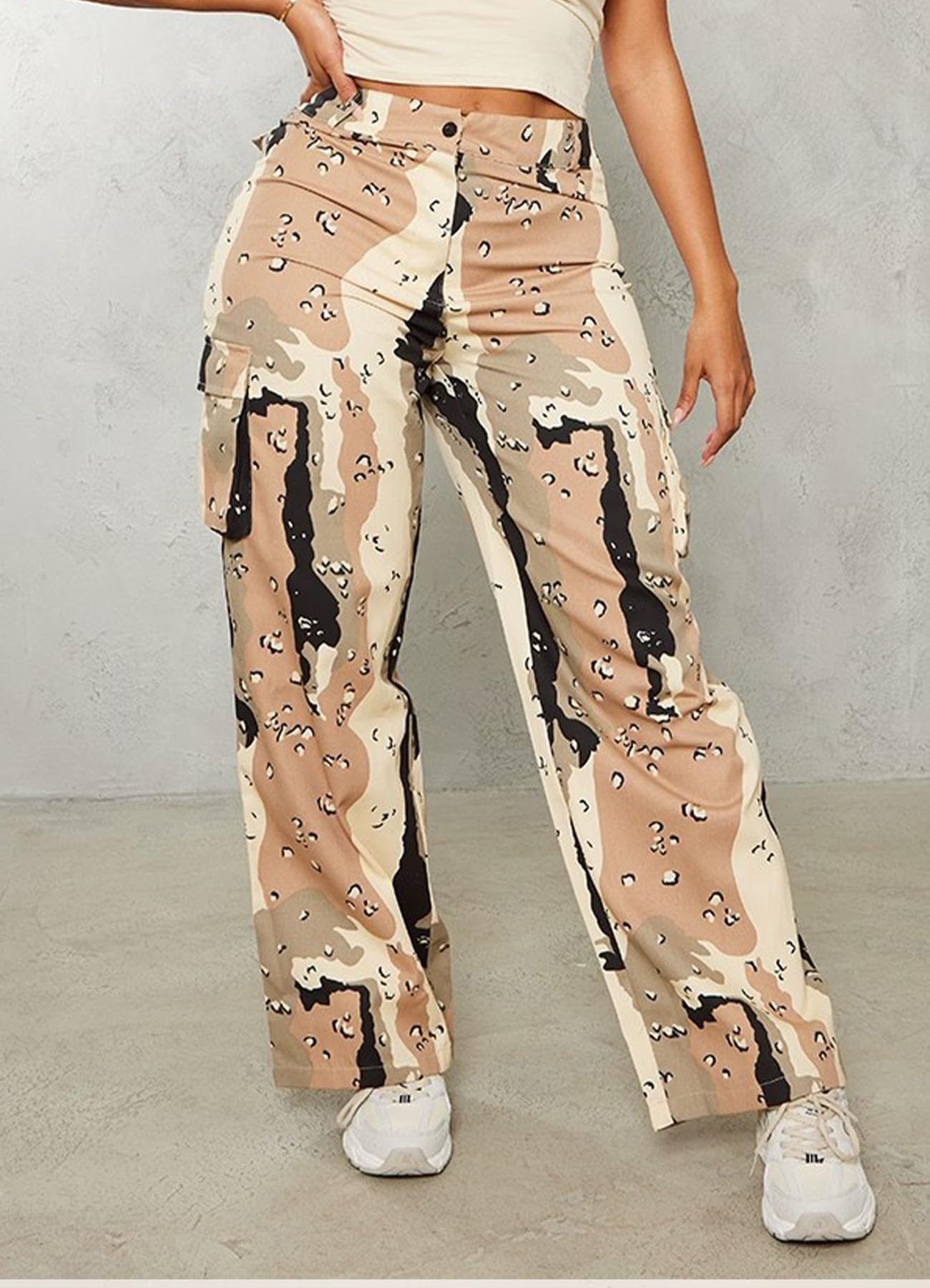 Women's High Waist Camo Cargo Pants - Army Fatigue Joggers with Baggy Wide Leg Design | Camouflage Sweatpants for Casual Wear, Outdoor Adventures & Street Fashion