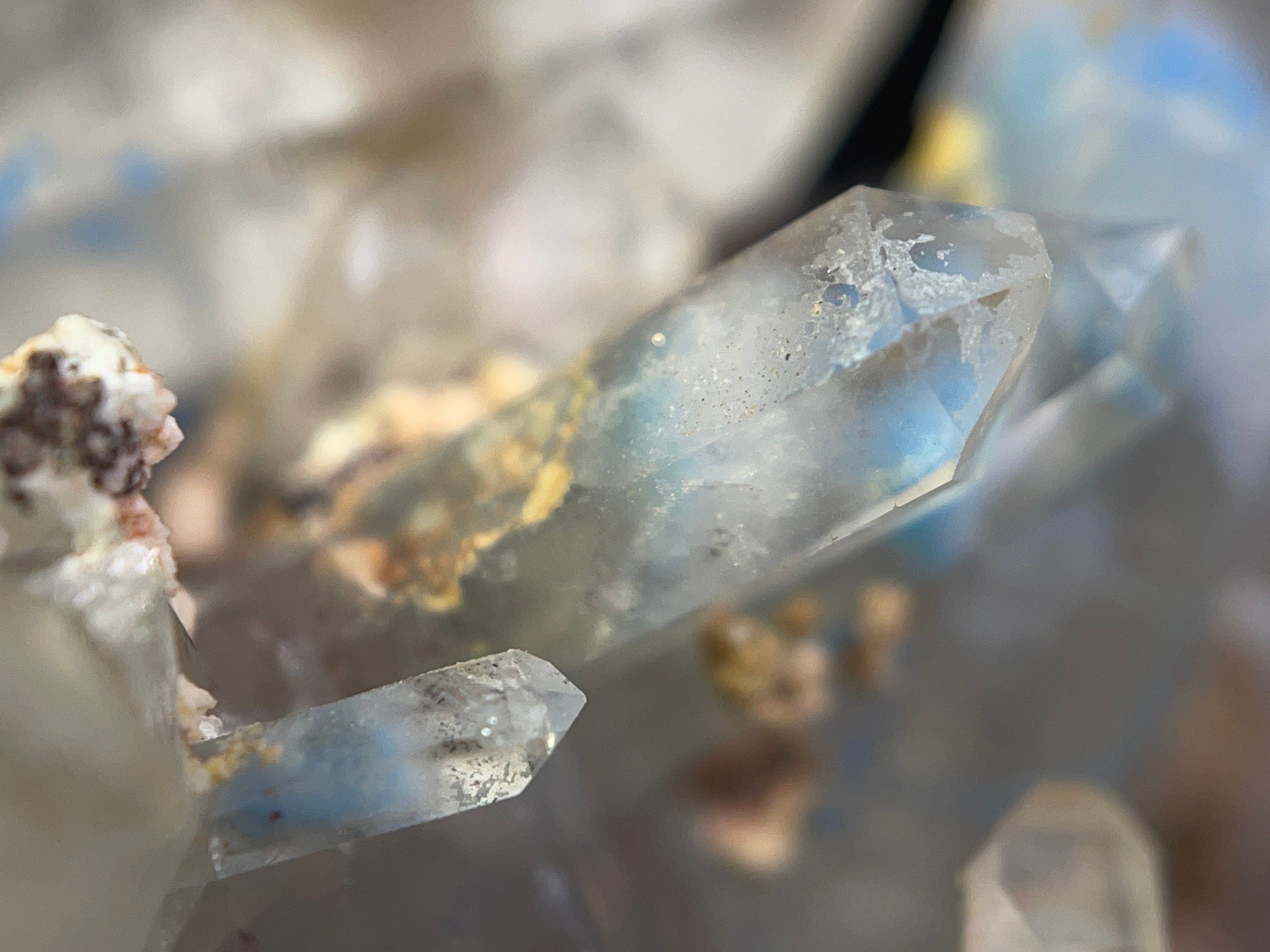 PAPAGOITE in QUARTZ Raw Crystal Cluster with Hematite - Rare Metaphysical Healing Stones for Meditation, Reiki & Energy Work - Natural Mineral Specimen for Collectors & Spiritual Healing