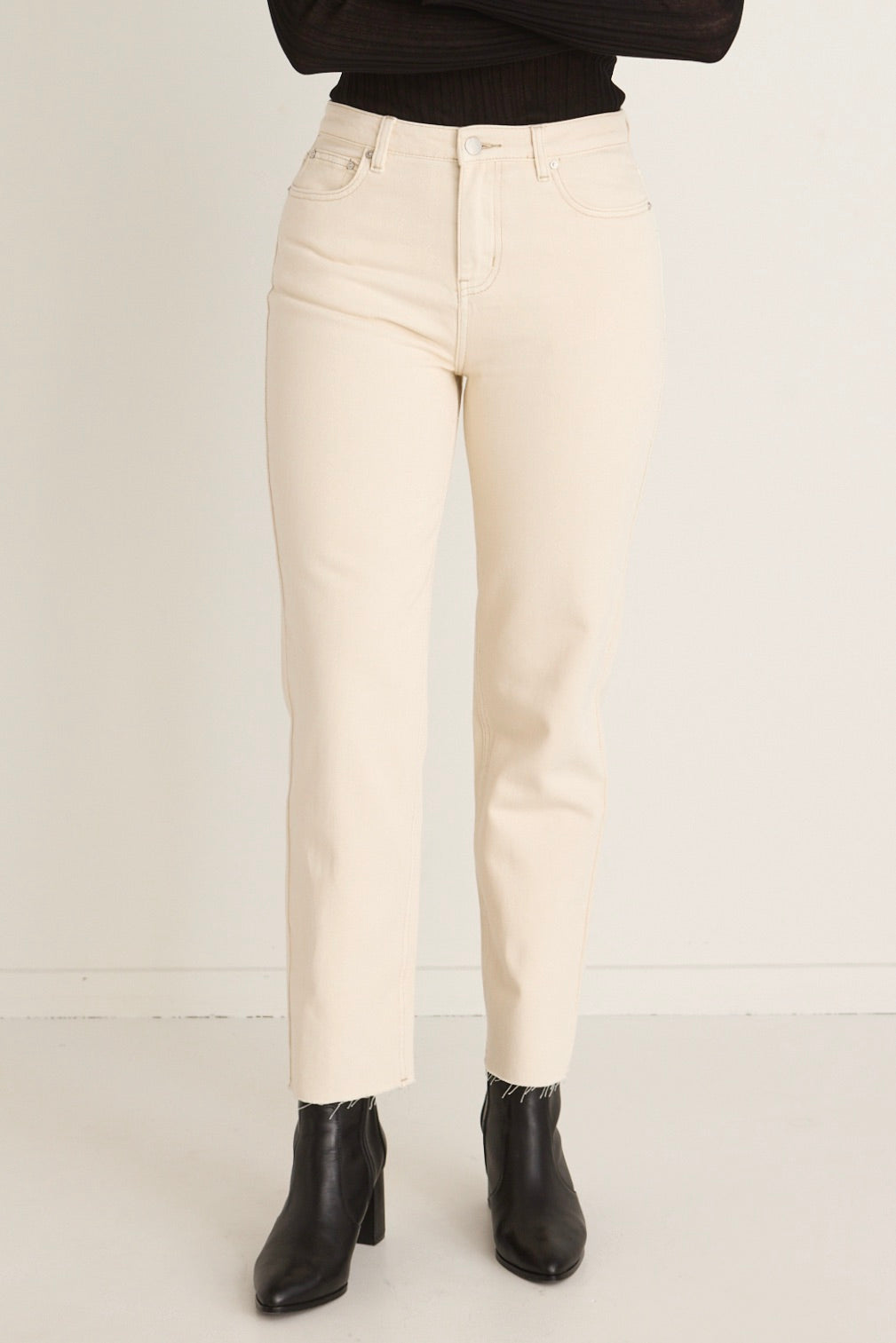 Amelia Ecru Mid Rise Slim Boyfriend Jeans for Women - Comfortable Stretch Denim Pants, Casual & Trendy Outfit for Everyday Wear, Date Night or Weekend Brunch