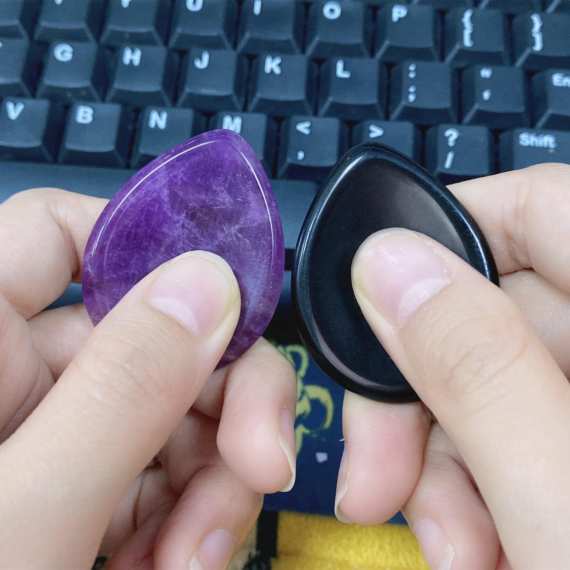 2PCS Amethyst & Obsidian Worry Stones - Hand Carved Healing Crystals for Anxiety Relief, Meditation & Reiki Therapy | Pocket Gemstones for Stress Relief & Relaxation (Perfect for Office, Travel & Home Meditation)
