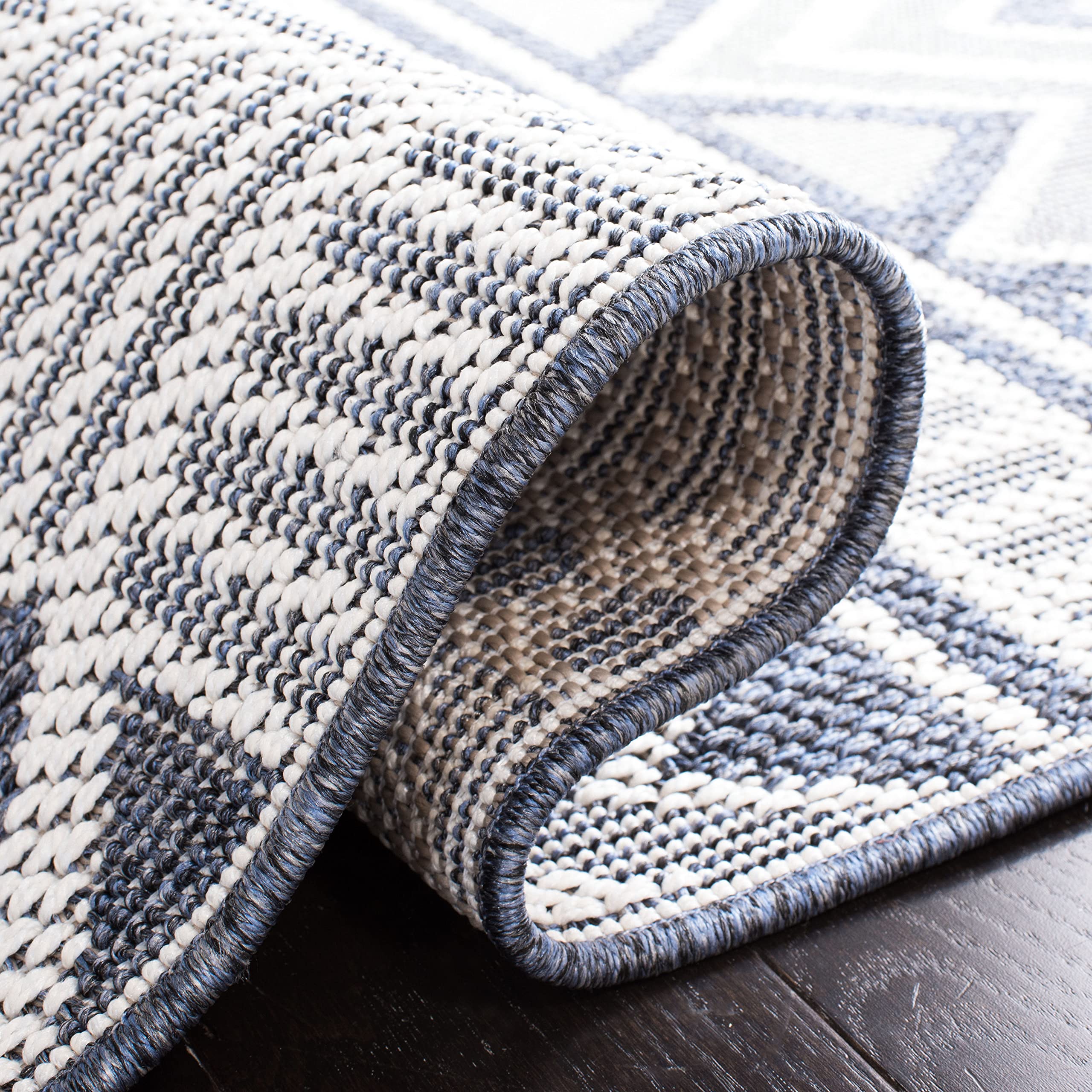 SAFAVIEH Bermuda Collection 8' x 8' Square Area Rug - Cream & Navy Non-Shedding Machine Washable Indoor Outdoor Rug - Easy Care Washable for Patio, Backyard, Mudroom, Living Room & Bedroom (BMU818A)