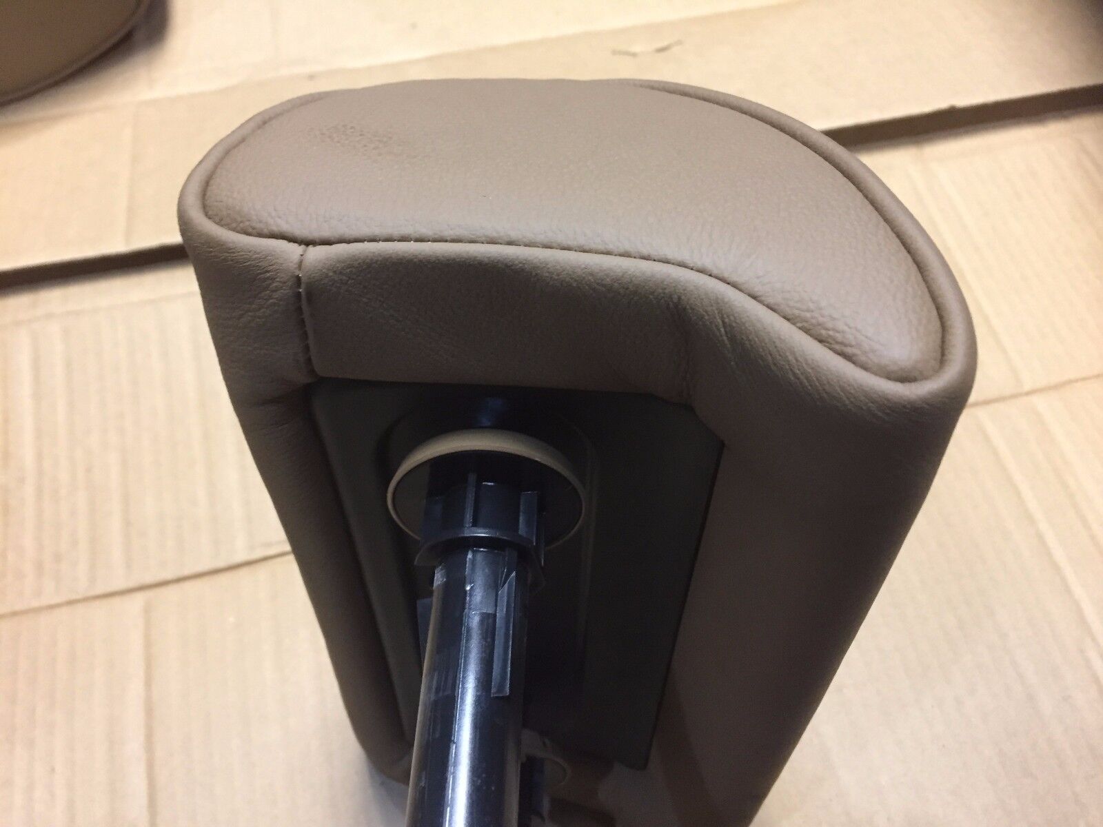 2002-2005 BMW 745i E65 Genuine OEM Leather Rear Right Passenger Side Headrest - Perfect for Car Interior Upgrades & Luxury Comfort Enhancement