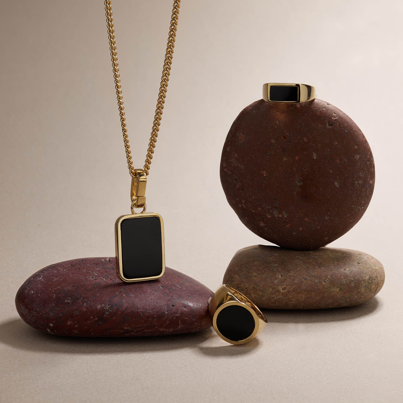 Black Onyx Unisex Curb Chain Pendant Necklace in Gold - Stylish Jewelry for Men & Women, Perfect for Gifts, Parties & Everyday Wear