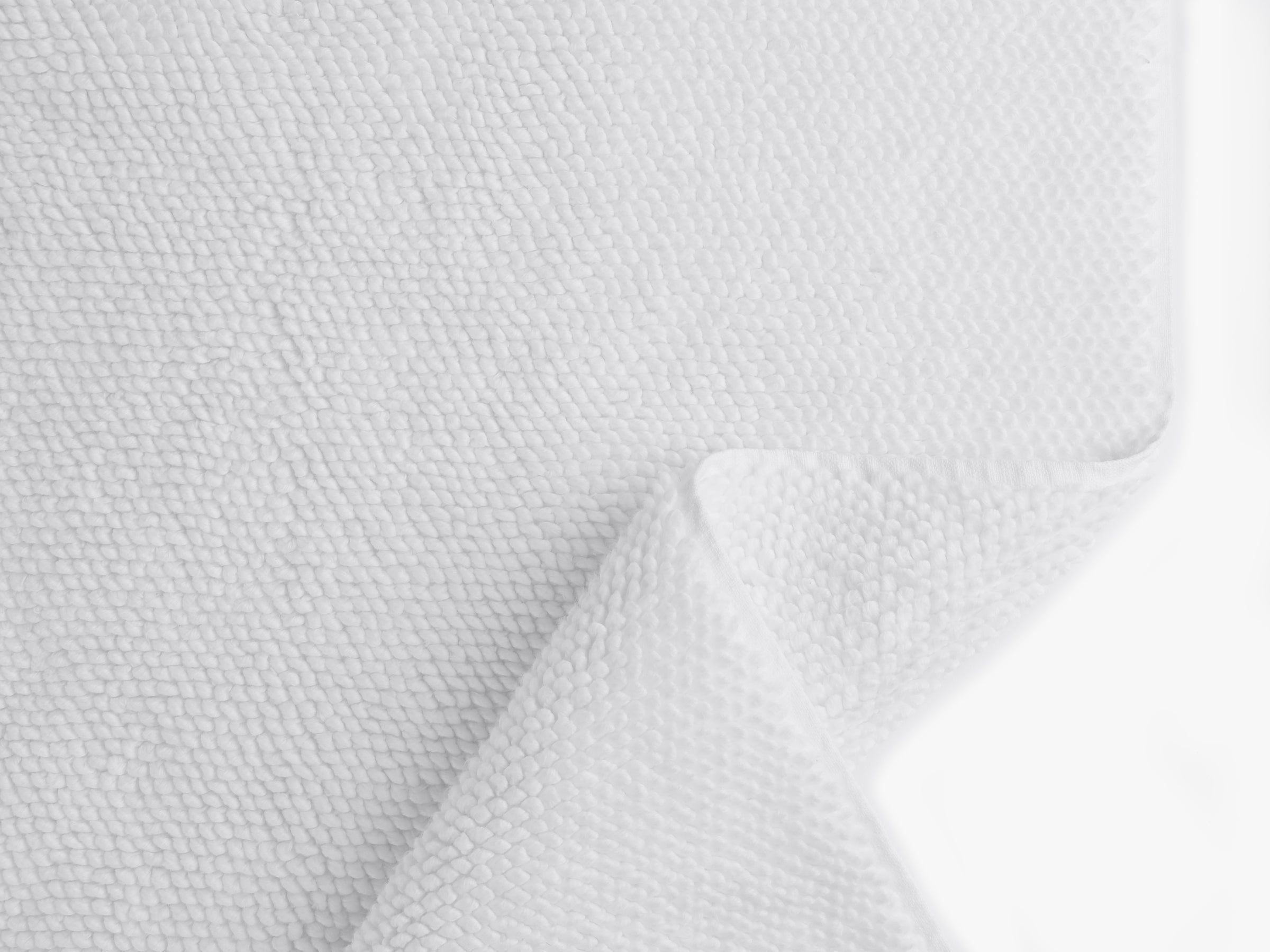 Soft and Absorbent Looped Bath Rug - Non-Slip Bathroom Mat for Shower, Tub & Bathroom Floor - Machine Washable - White - Perfect for Bathroom Safety and Comfort