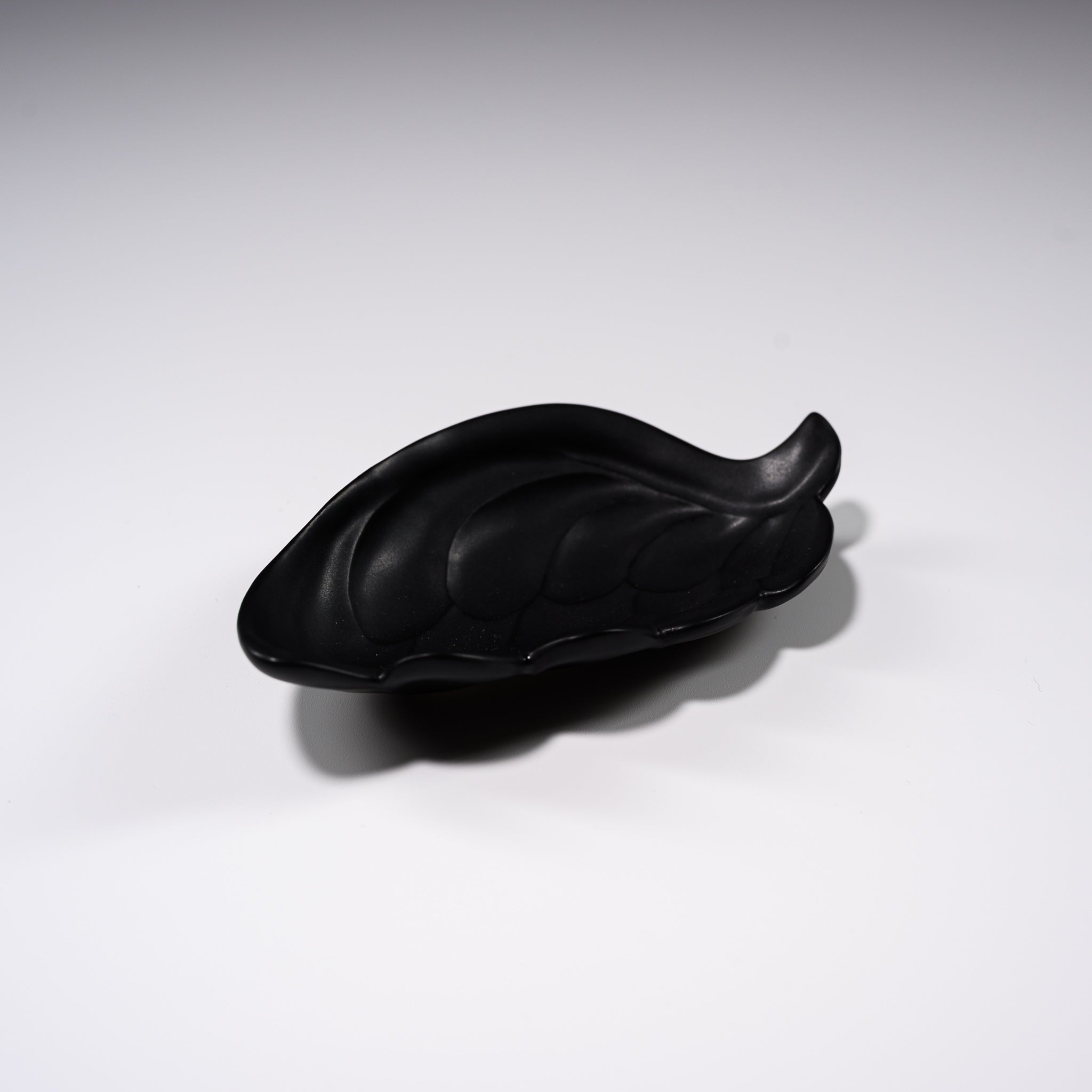 USUKIYAKI Handmade Ceramic Small Dish Wing - Japanese Bizen Ware Soy Sauce Dish for Sushi, Wasabi & Condiments - Perfect for Dining Table, Kitchen & Restaurant Use