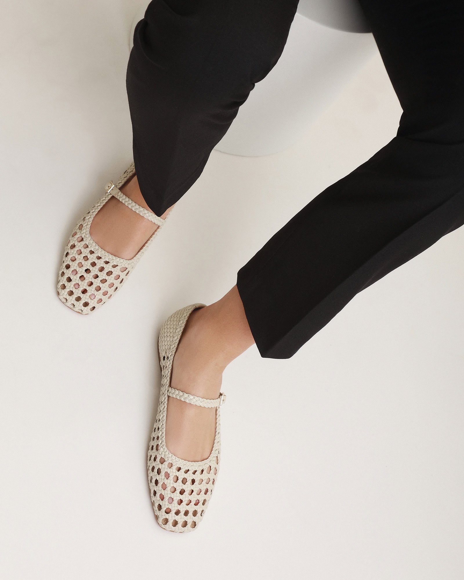**Willis Casual Flats - Off White Leather Women's Shoes for Comfortable Everyday Wear**