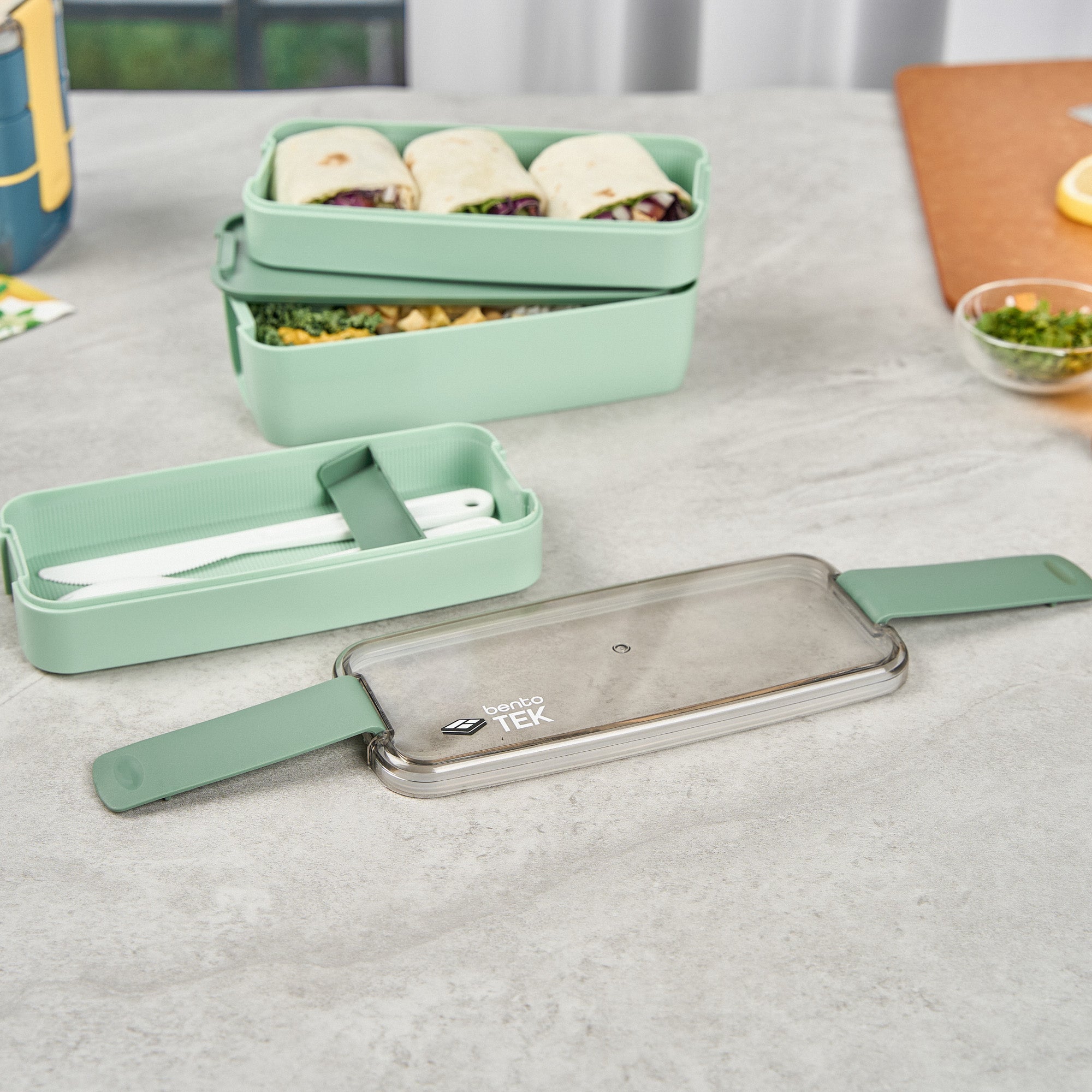 Bento Tek 30 oz Green 3-in-1 BPA Free Lunch Box with Fork & Knife - Microwave Safe, 7.5