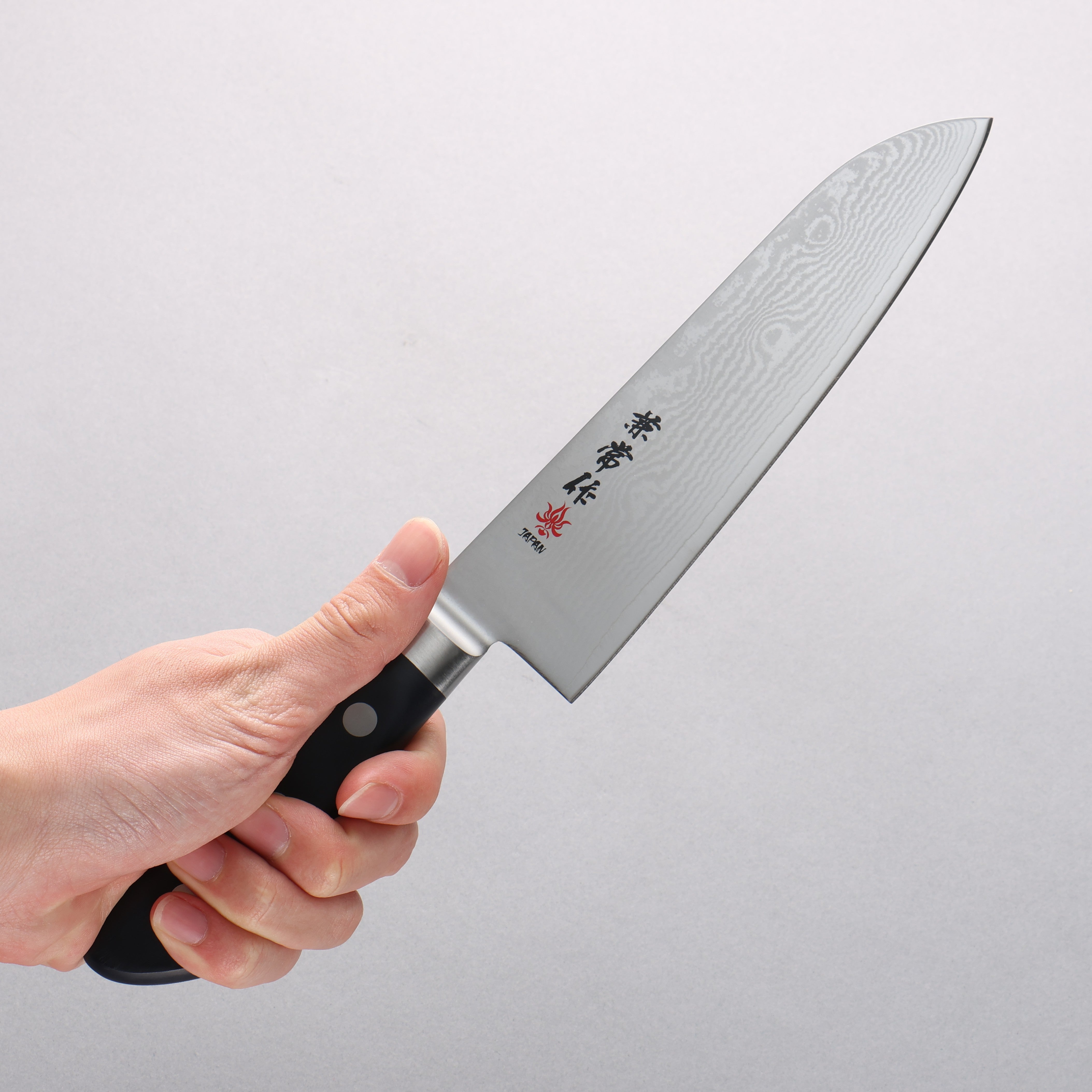 Kanetsune VG10 33-Layer Damascus Santoku Knife 180mm with Ergonomic Plastic Handle - Perfect for Slicing, Dicing & Chopping Vegetables in Professional & Home Kitchens