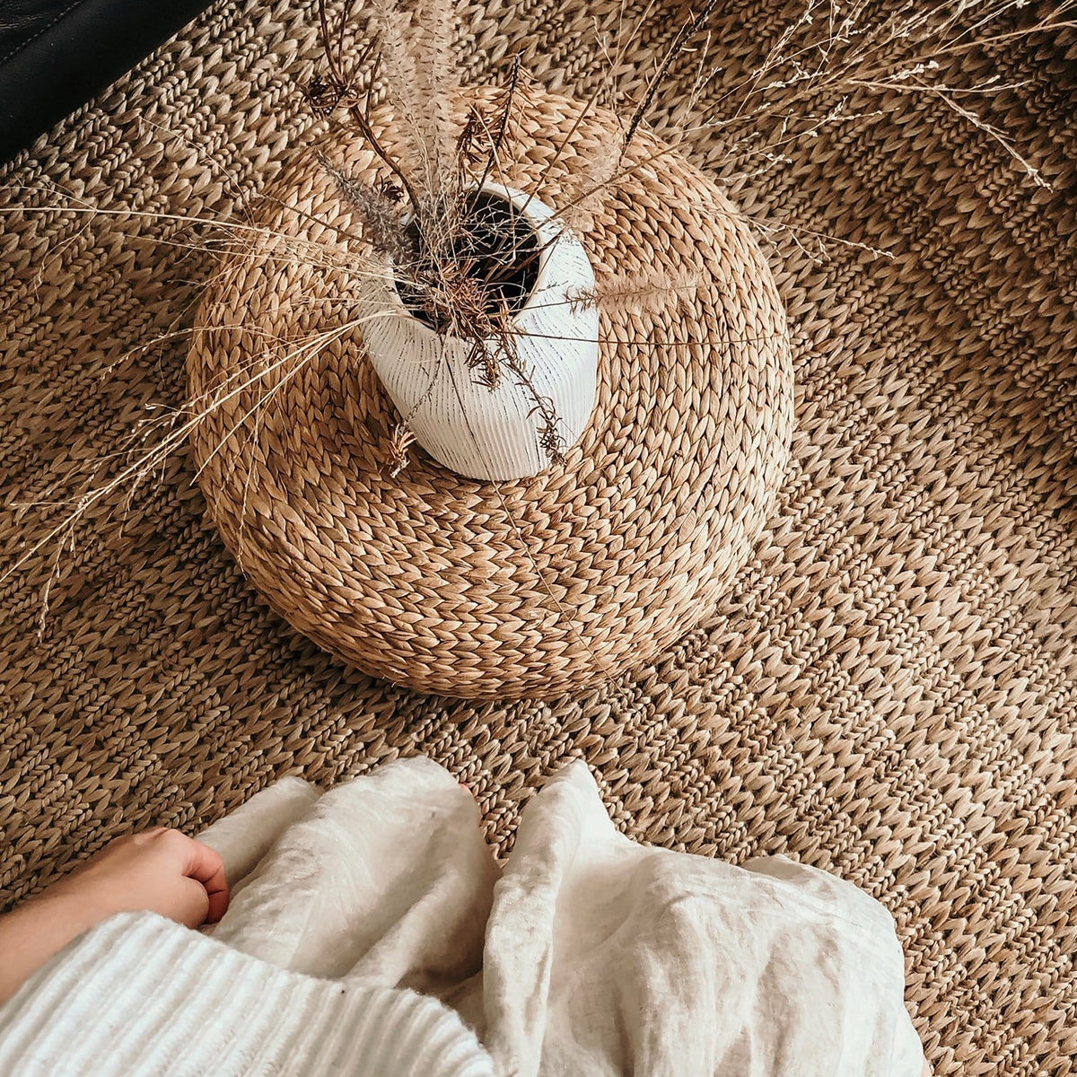 Amare Braided Jute Rug - Natural Fiber Floor Mat for Living Room, Bedroom & Patio - Eco-Friendly Home Decor