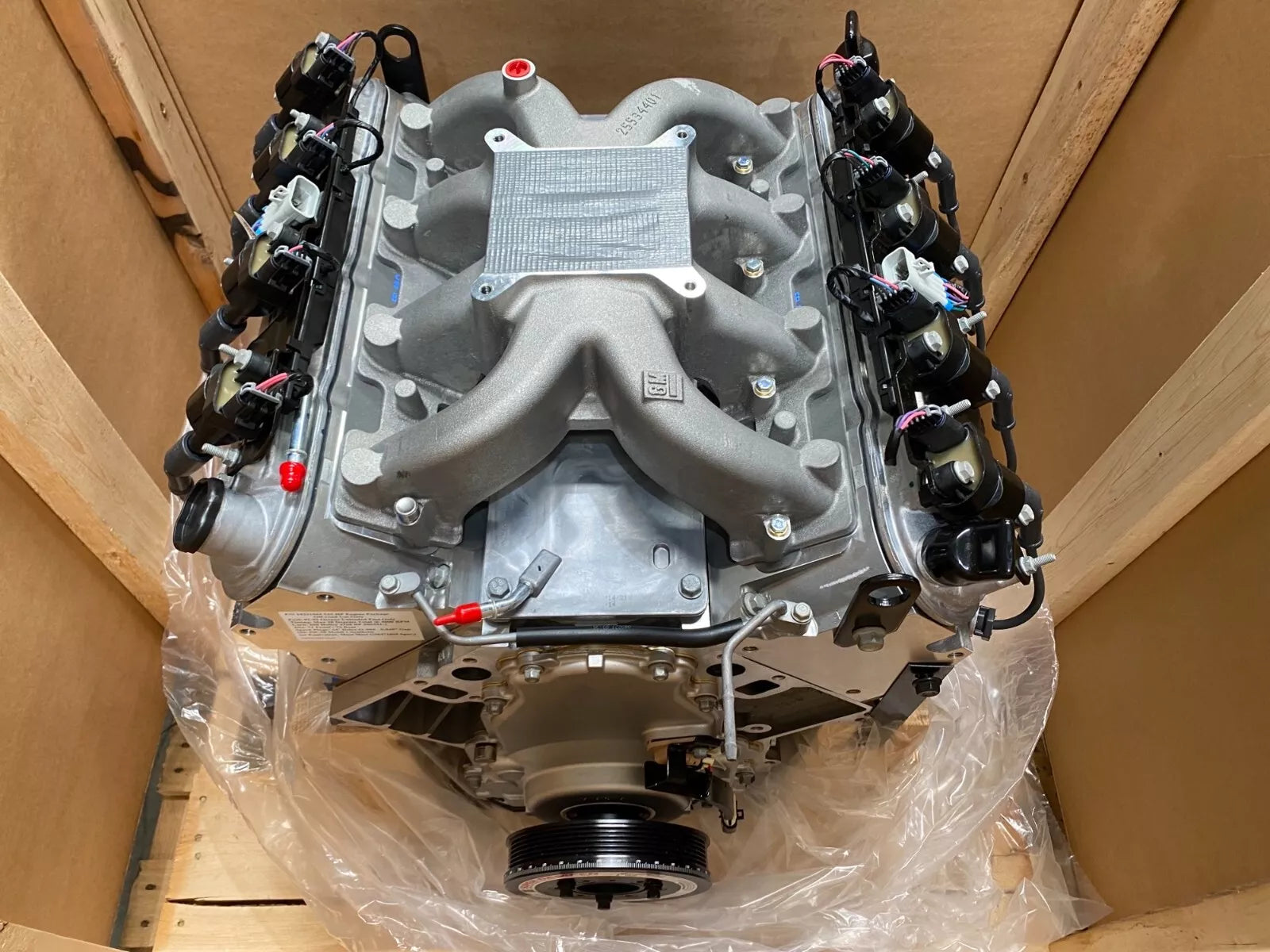 Genuine Chevrolet Performance CT525 Circle Track Long Block Crate Engine - High-Performance Racing Engine for Track & Street Use
