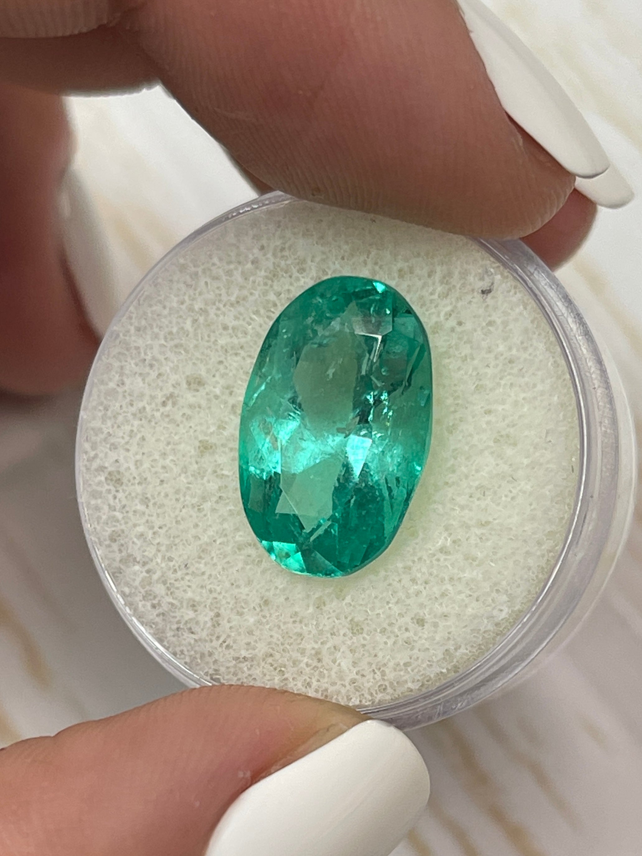 7.55 Carat 16x10mm Bluish Green Natural Colombian Emerald Oval Cut Loose Gemstone for Jewelry Making, Engagement Rings & Luxury Gifts
