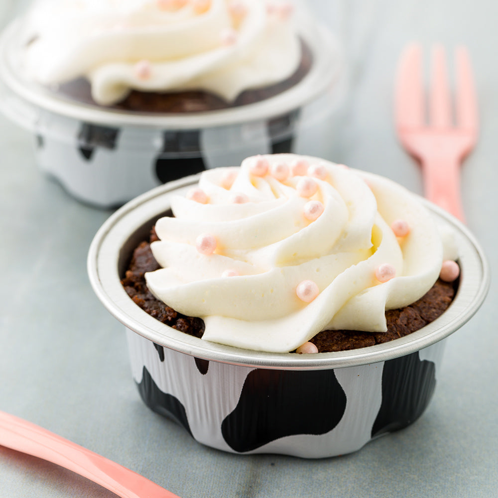 2 oz Round Cow Print Aluminum Baking Cups with Plastic Dome Lids - 2 3/4 x 2 3/4 x 1 Inch - 100 Count Box - Perfect for Cupcakes, Muffins & Party Desserts