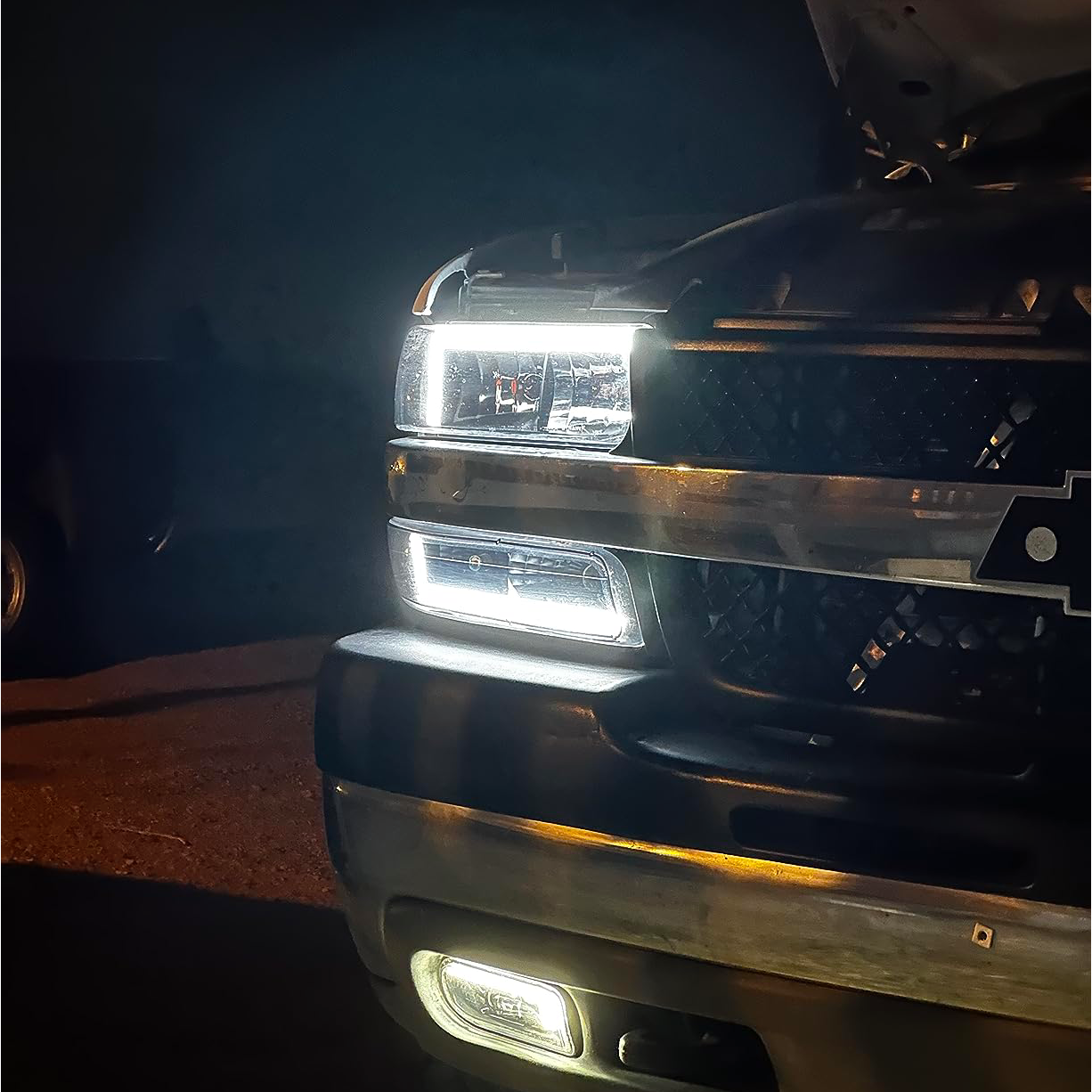 High-Performance LED Fog Lights Replacement for Chevy Silverado 1500/2500/3500 & Suburban/Tahoe (2000-2006) - Durable Off-Road Lighting for Night Driving and Bad Weather