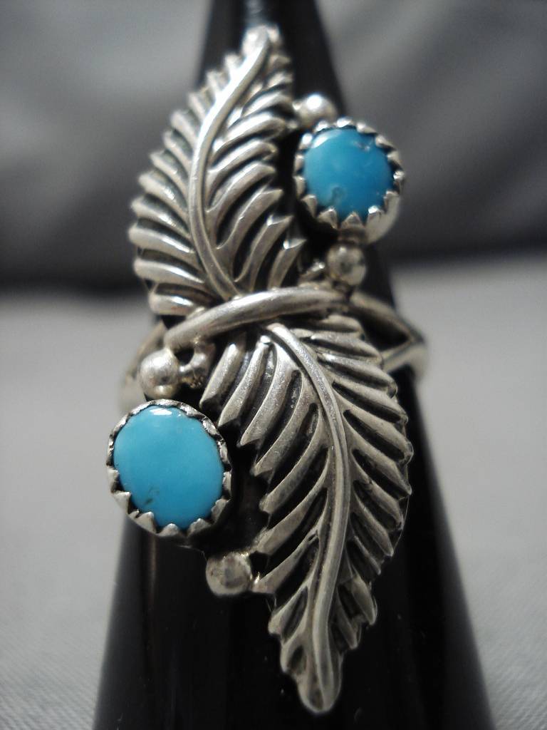 Vintage Navajo Sterling Silver Native American Turquoise Ring - Handmade Southwest Jewelry for Women - Perfect for Boho, Western & Festival Fashion