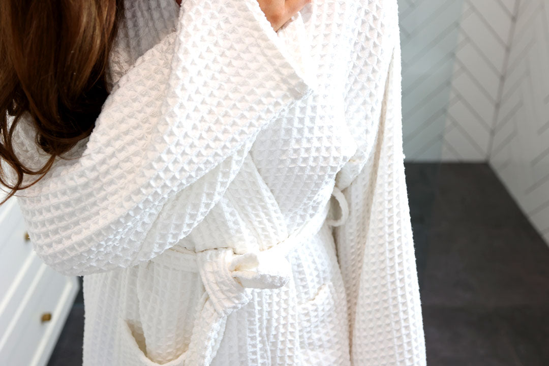 Luxury Waffle Weave Bathrobe for Women & Men - Soft, Absorbent, and Quick-Drying - Perfect for Spa, Home, and Hotel Use