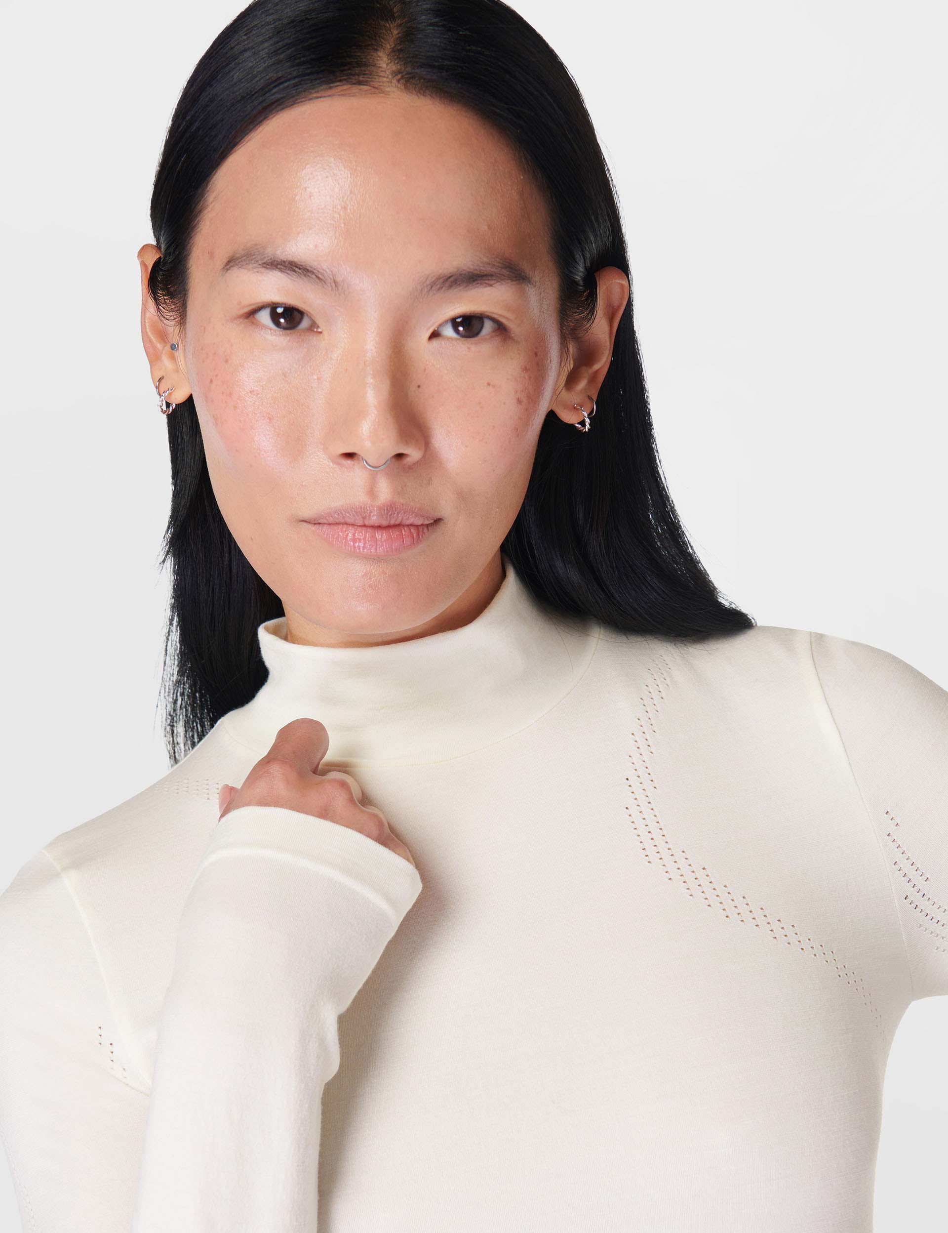 Premium Merino Wool Blend Turtleneck Base Layer Top for Men & Women - Studio White - Warm & Breathable Thermal Underwear for Winter, Hiking & Outdoor Activities