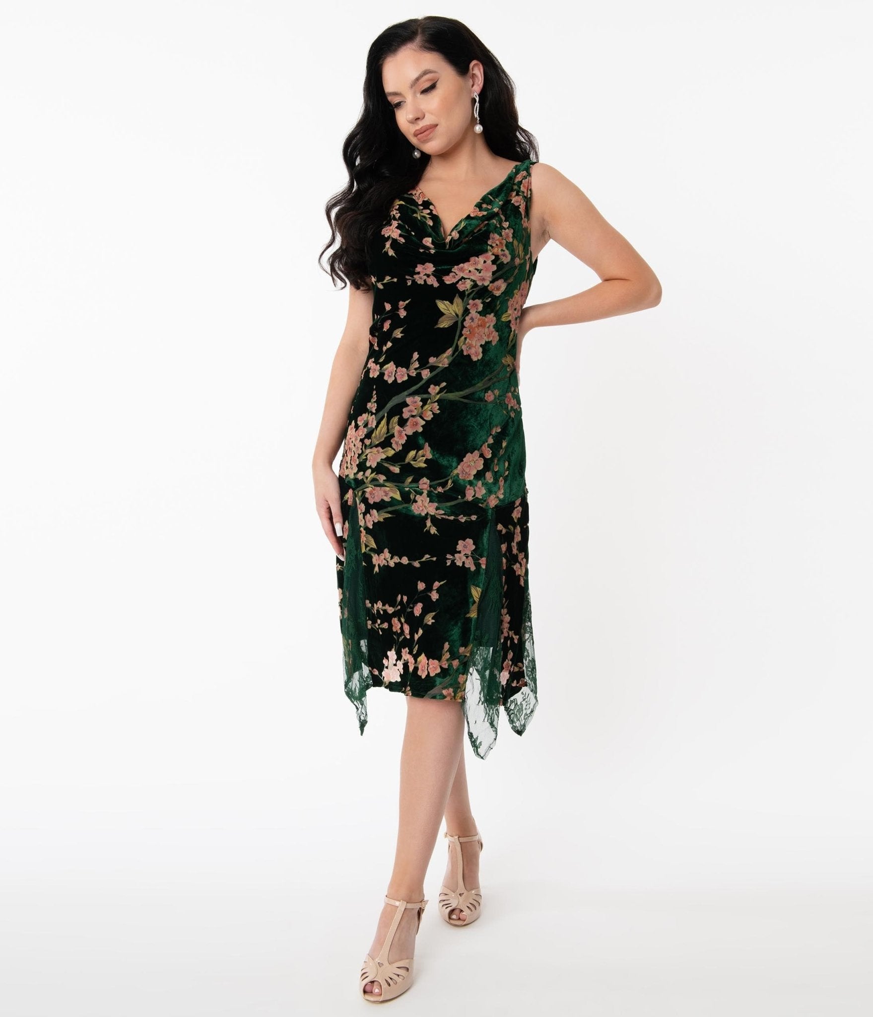 Vintage 1920s Emerald Green Velvet Flapper Dress with Floral Burnout - Gatsby Party, Roaring 20s Costume, Halloween Outfit, Themed Wedding Guest Dress