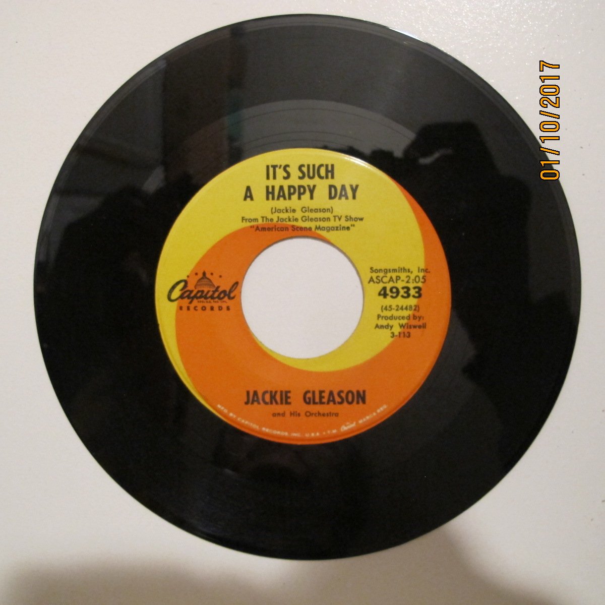 LA LA LA LA LA LA LA LA / IT'S SUCH A HAPPY DAY 45 RPM 7-Inch Vinyl Single - Vintage Happy Music for Parties, Weddings & Retro Dance Events