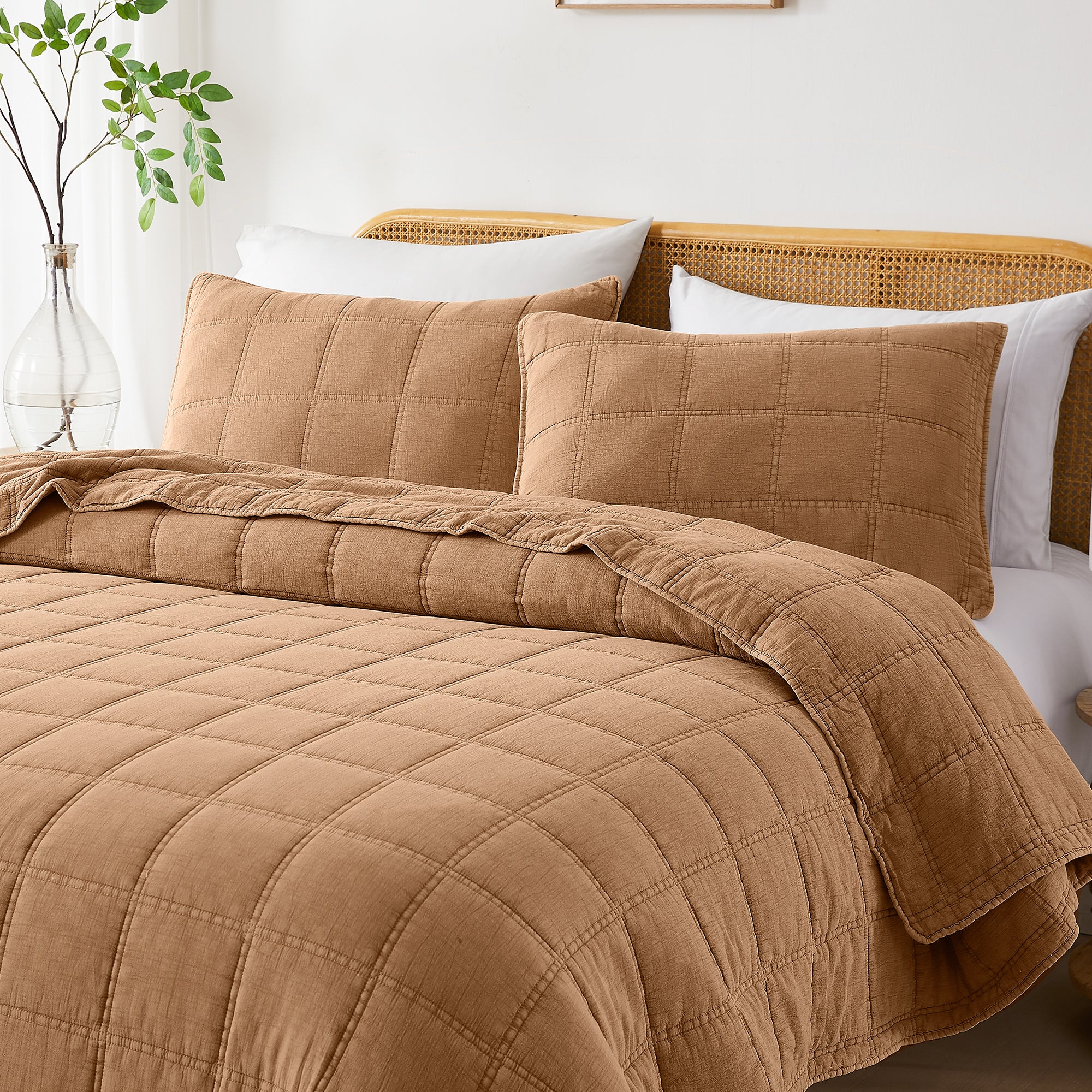 Logan Stone Washed Cotton Quilt Set - 3 Piece Bedding Set with Pillow Shams | Soft & Breathable Comforter for All Seasons | Perfect for Master Bedroom, Guest Room & Dorm Decor