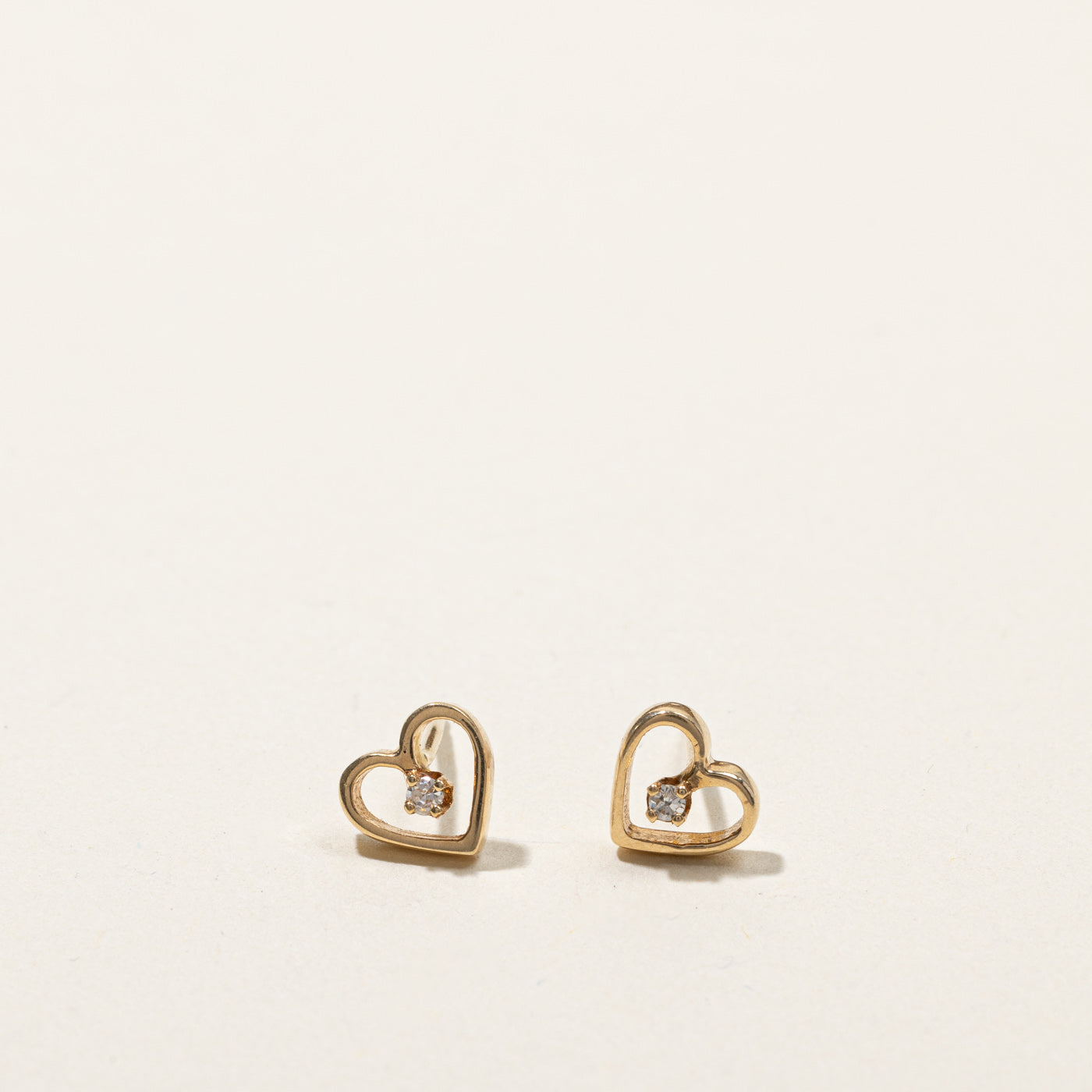 0.02ctw Diamond Heart Stud Earrings - 14K White Gold Stud Earrings for Women, Perfect for Valentine's Day, Anniversary & Romantic Gifts | Elegant Everyday Jewelry for Date Night & Special Occasions