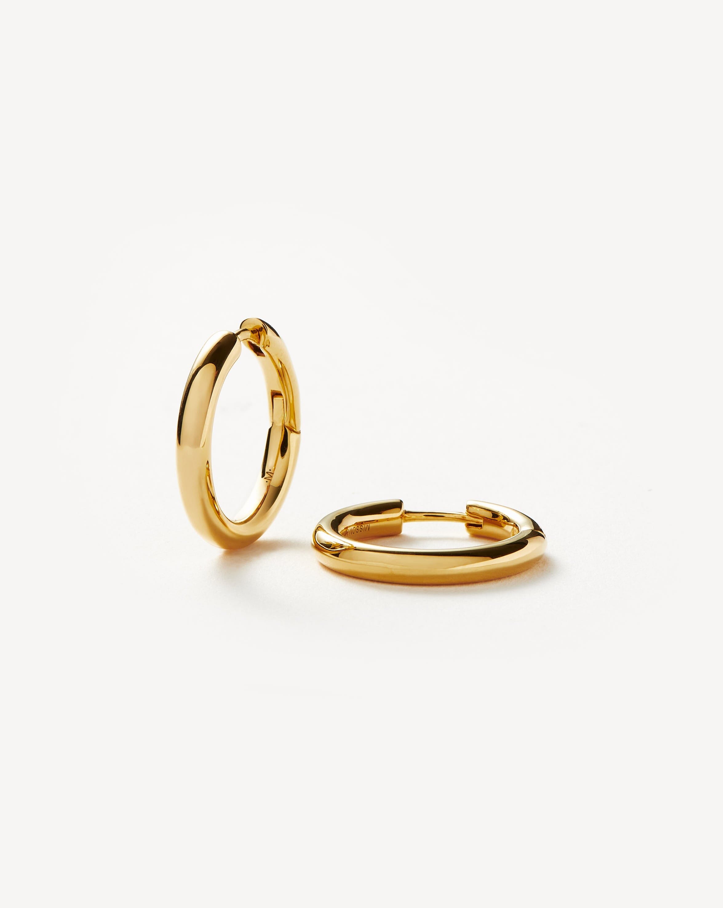 Classic Small Hoop Earrings 18k Gold Plated - Minimalist Dainty Tunnel Hoops for Women, Everyday Wear & Special Occasions