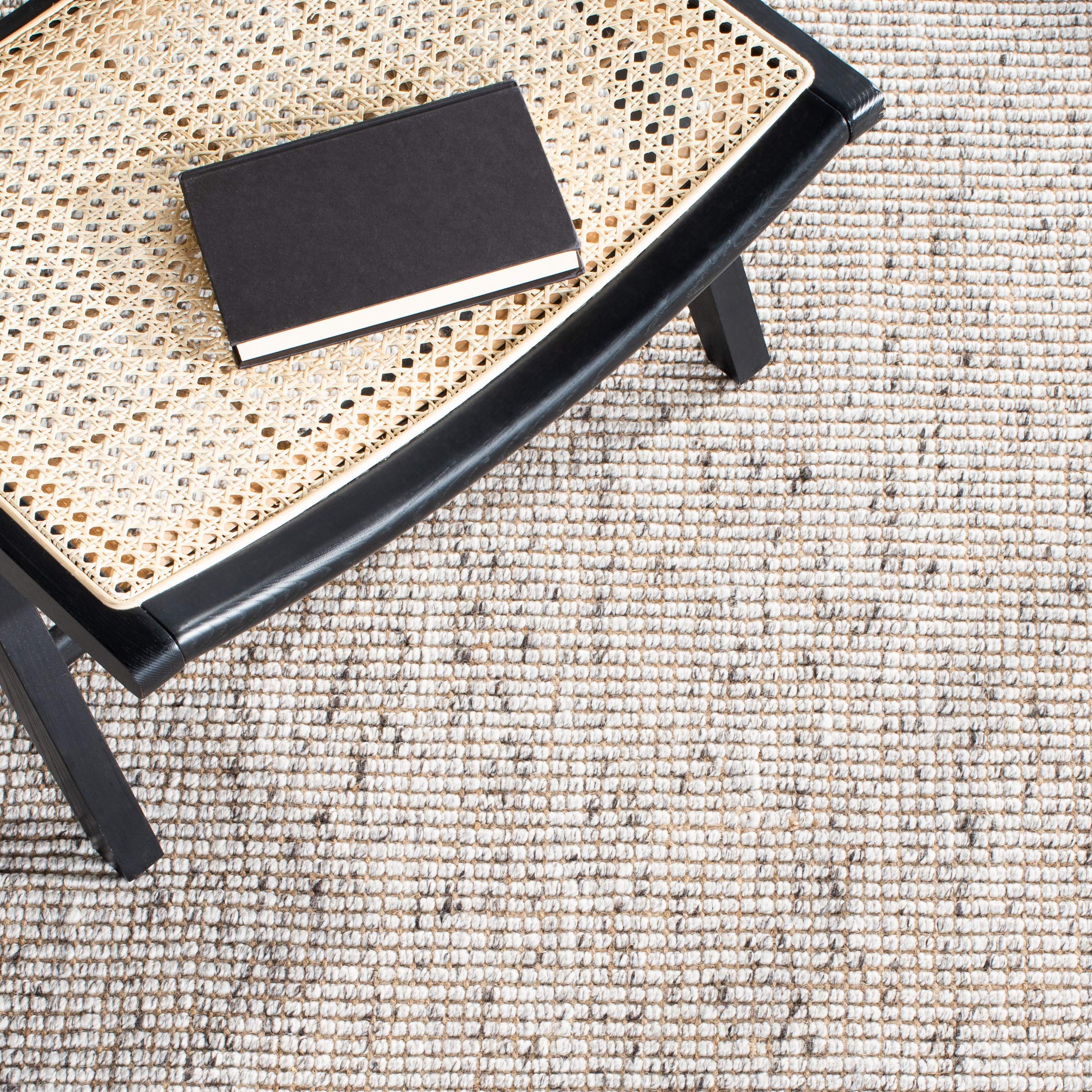 SAFAVIEH Handmade Woven Jute Area Rug 5' x 8' - Natural Fiber Collection in Silver & Beige, Fringe Detail, Durable for High Traffic Areas | Perfect for Living Room, Bedroom, Entryway & Home Office Decor (NF826G)