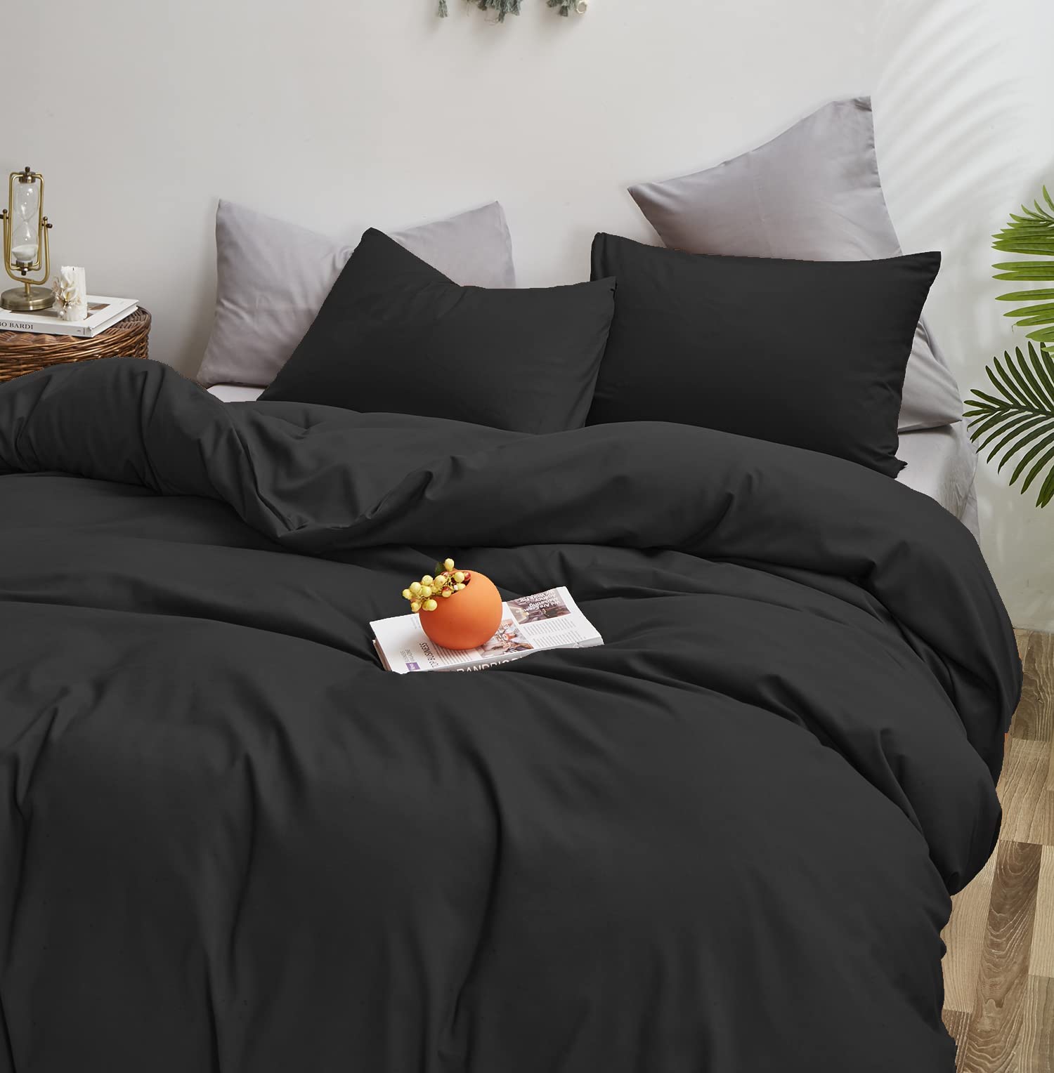 KAREVER Black Comforter Set King Size - Soft & Breathable Plain Black Bedding for Men & Women | Lightweight Durable Solid Black Blanket for All Seasons | Perfect for Master Bedroom, Guest Room or Dorm