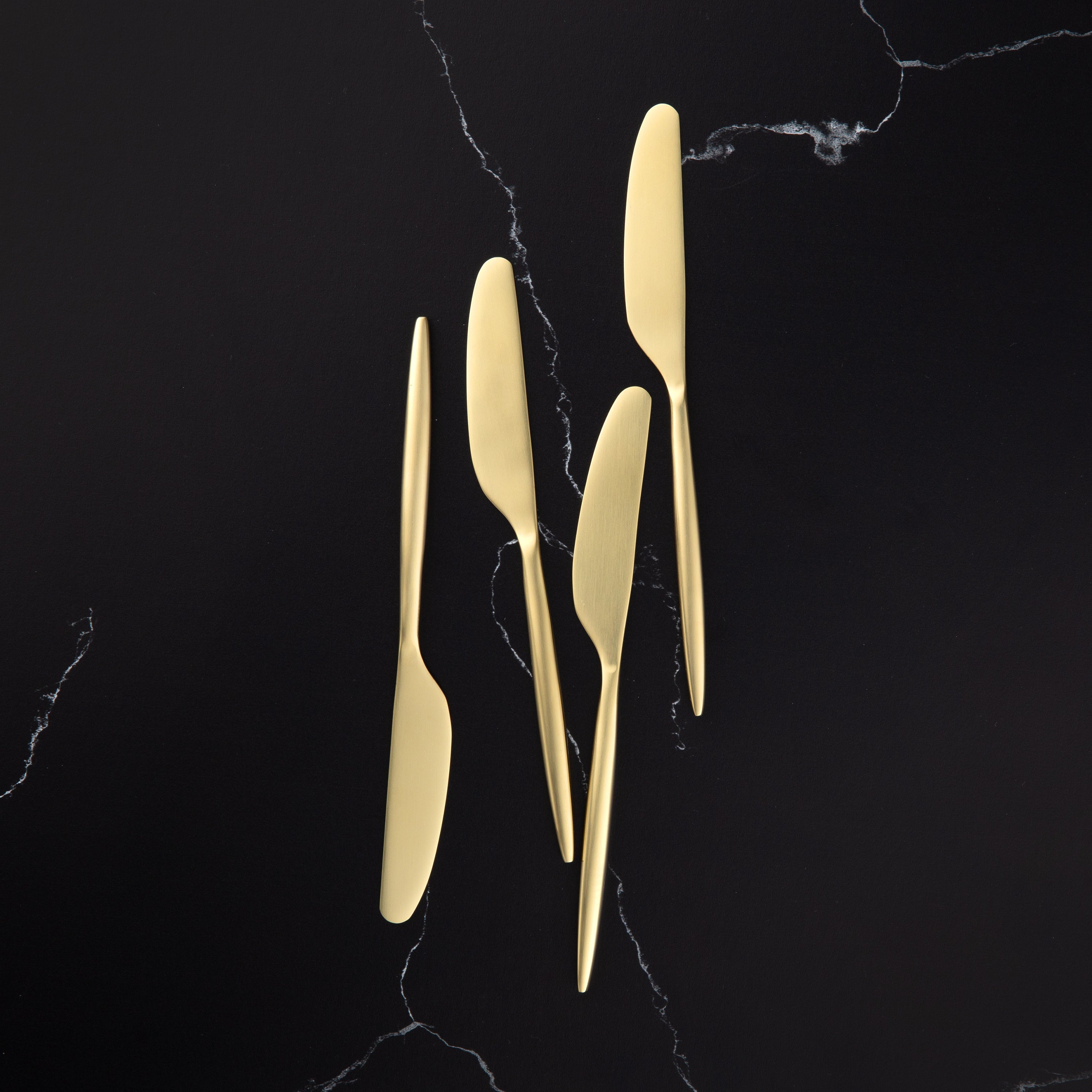 Gaze Champagne Satin Spreader Set of 4 - Elegant Cake Decorating Tools for Weddings, Parties & Baking - Perfect for Professional Chefs & Home Bakers