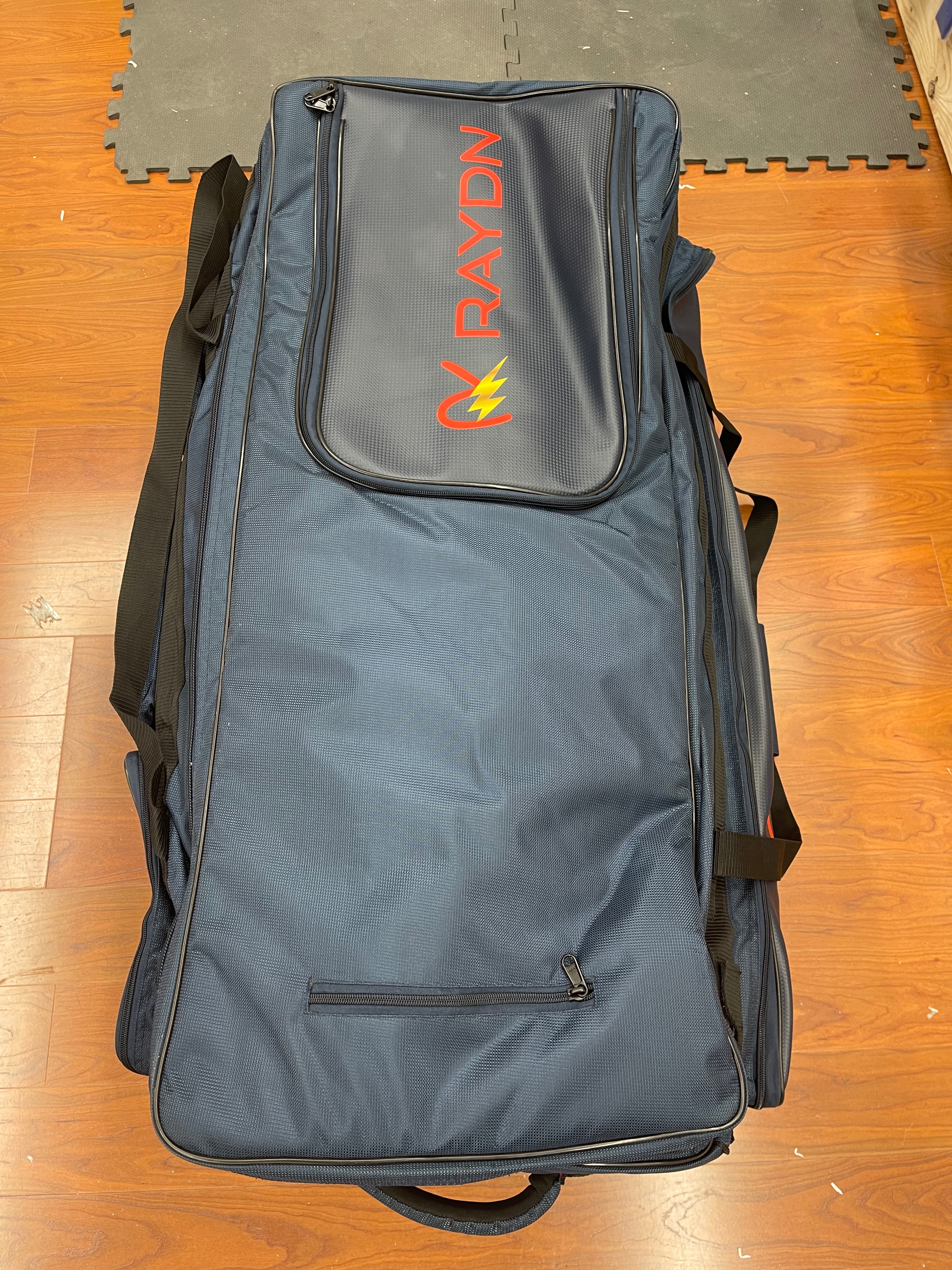 Raydn Professional Wheelie Premium Adult Cricket Kit Bag - Navy Blue & Black - Durable Cricket Equipment for Training & Matches - Perfect for Cricket Players & Enthusiasts