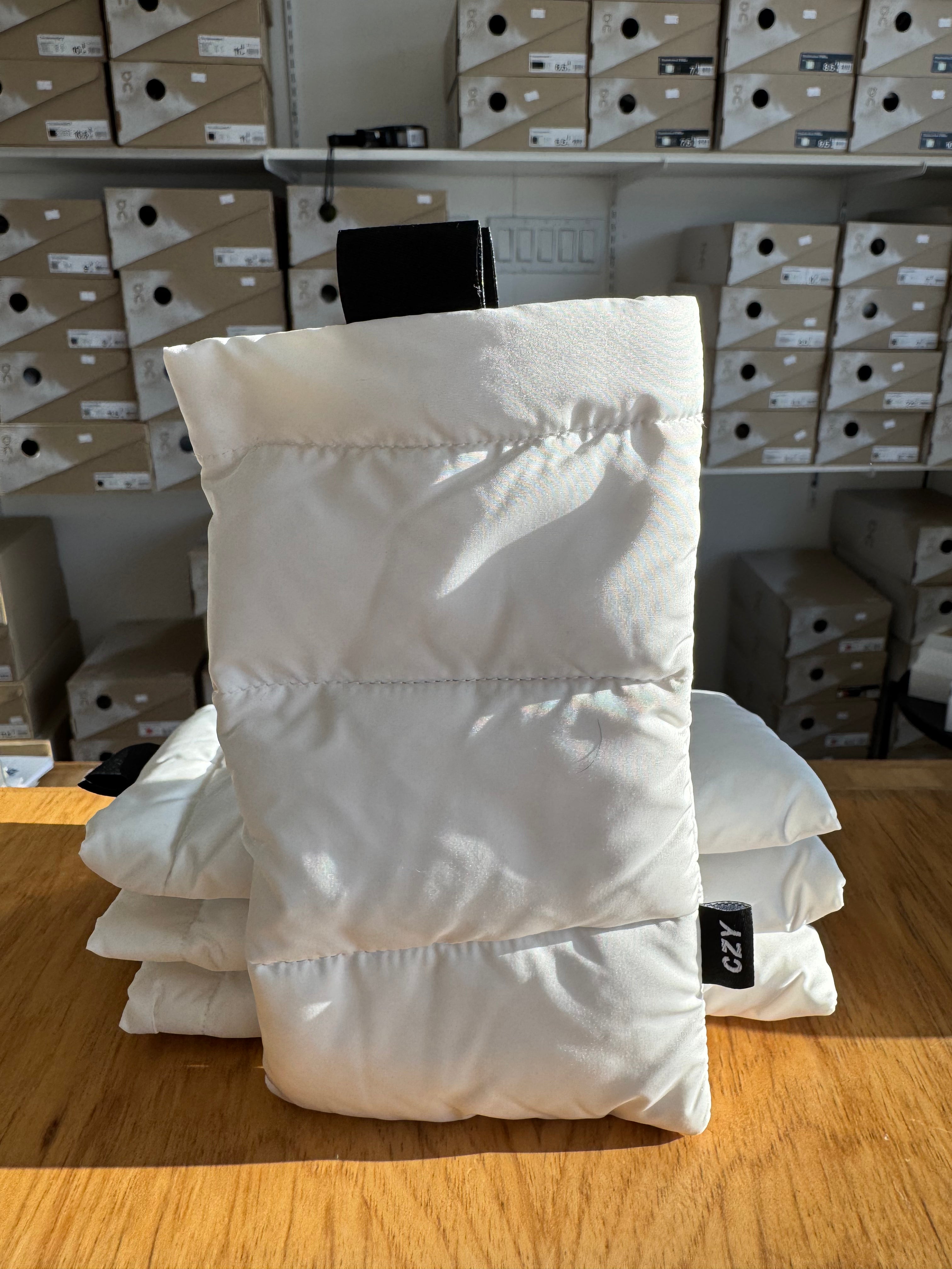 Cozy Warm Phone Sleeve - Soft Fleece Phone Pouch for Winter Protection - Perfect for Cold Weather, Outdoor Activities & Daily Commute