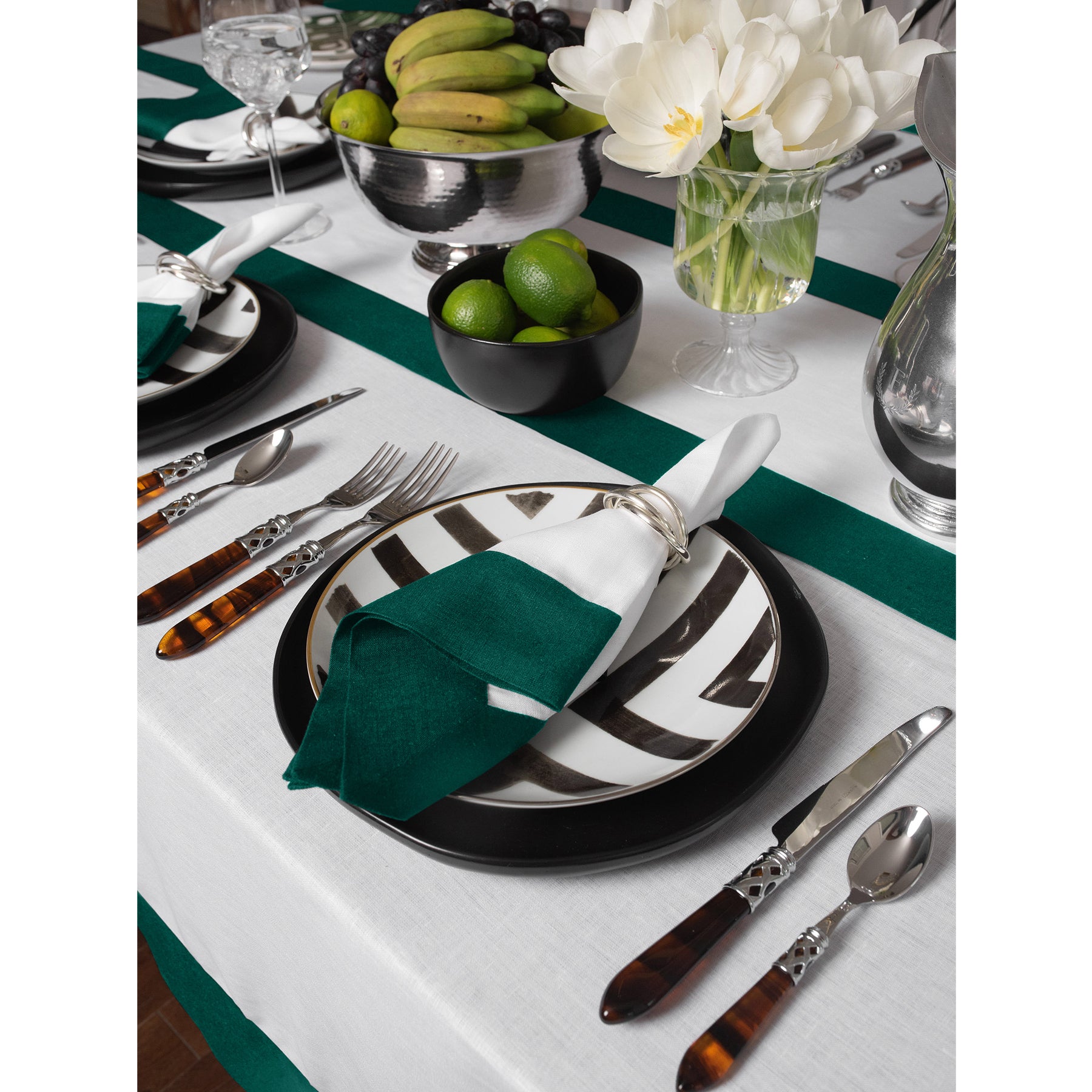 Stylish Contempo Table Runner for Dining & Decor - Perfect for Holidays, Weddings & Home Decor