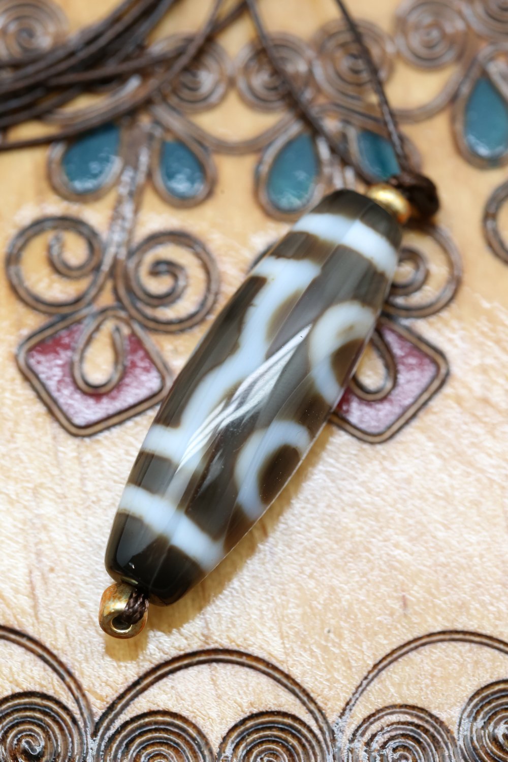 Authentic Tibetan Dzi Bead Necklace - Ancient Buddhist Protection Amulet for Wealth & Luck | Perfect Spiritual Jewelry for Meditation, Yoga & Energy Healing