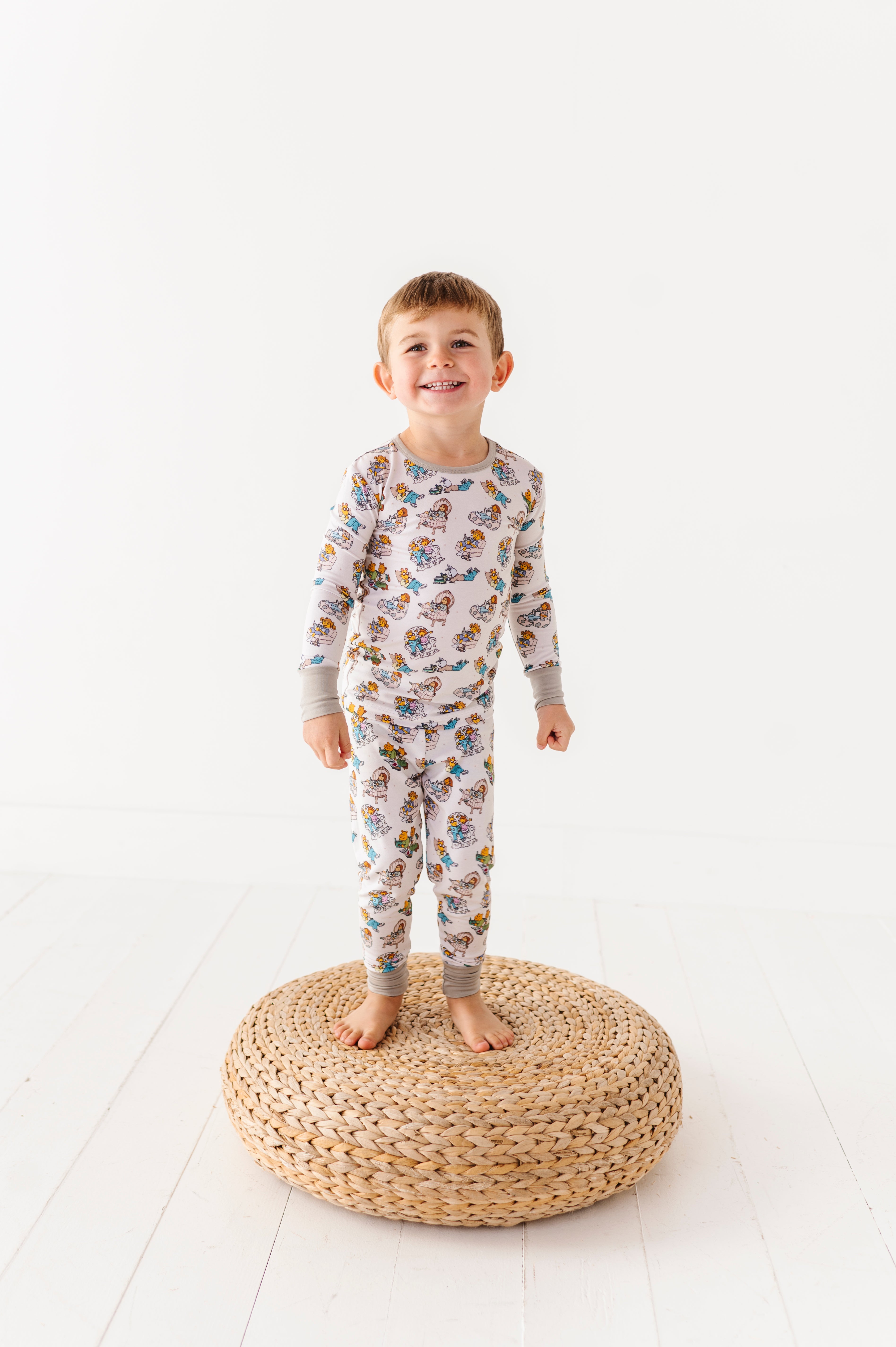 Arthur™ Little Readers Two Piece Pajama Set for Kids - Soft Cotton Sleepwear for Boys & Girls - Perfect for Bedtime, Storytime & Cozy Nights