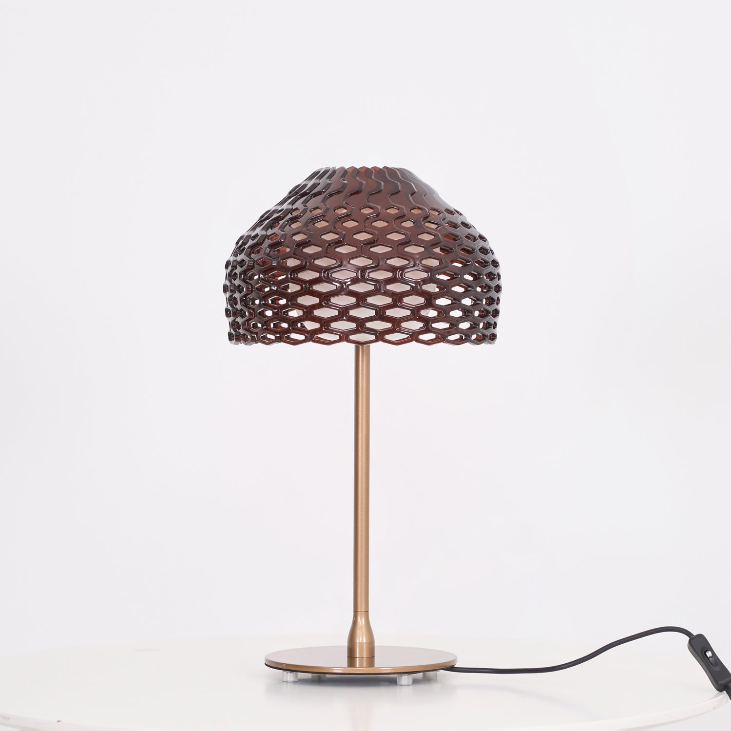 Stylish Armadillo Table Lamp - Modern Decorative Lighting for Bedroom, Living Room & Office - Perfect for Reading, Relaxing & Ambiance