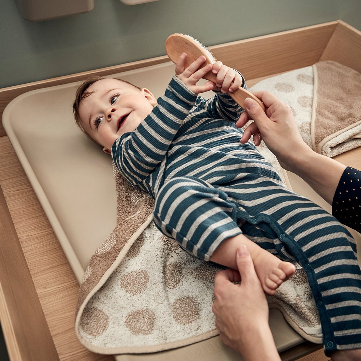 LEANDER Matty Change Mat - Soft & Waterproof Baby Changing Pad in Cappuccino | Perfect for Nursery, Travel & On-the-Go Diaper Changes