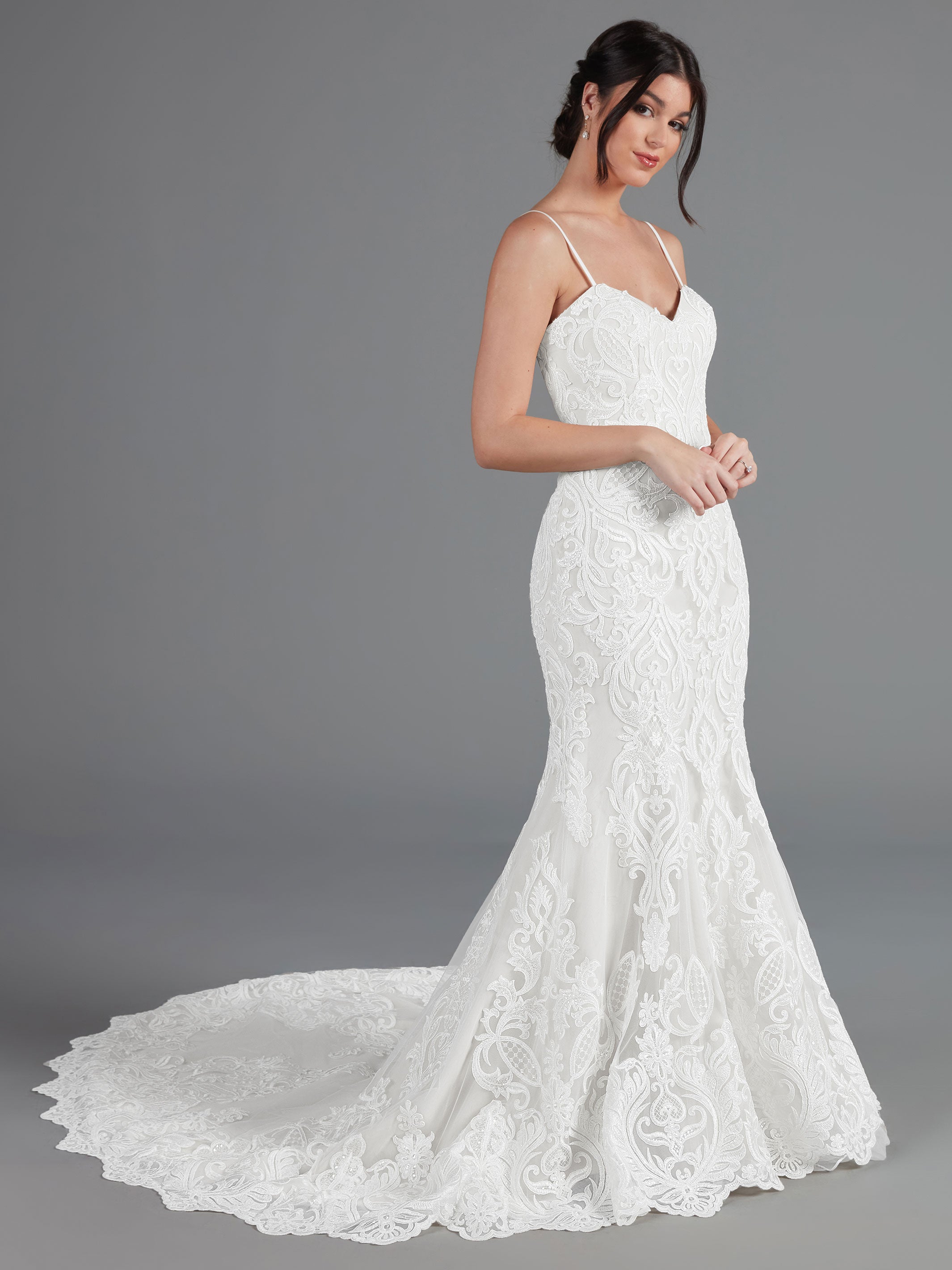 Elegant Morgan Lace Mermaid Wedding Dress with Sweetheart Neckline - Perfect for Beach Weddings, Vow Renewals & Romantic Photoshoots