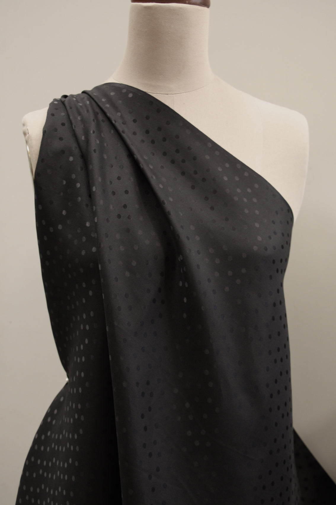 Black Satin Fabric - Premium Satin Material for Dresses, Scarves & Home Decor - Soft & Luxurious Satin Cloth for Sewing, Fashion & DIY Projects