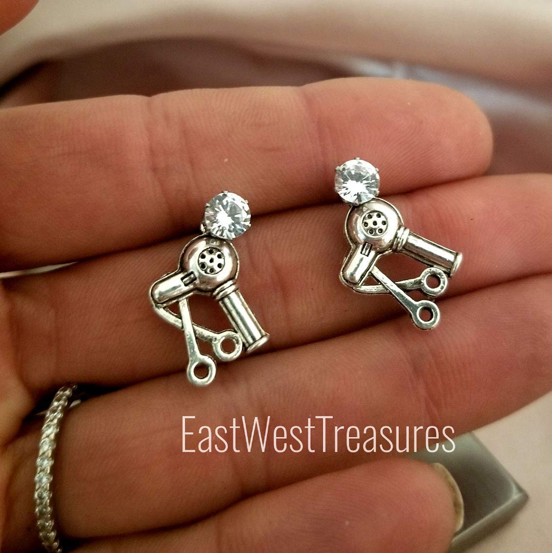 Professional Hairdresser Scissors Stud Earrings for Women - Handmade Cosmetology Graduation Jewelry Gift - Perfect for Stylists, Beauty School Graduates & Fashion Accessories