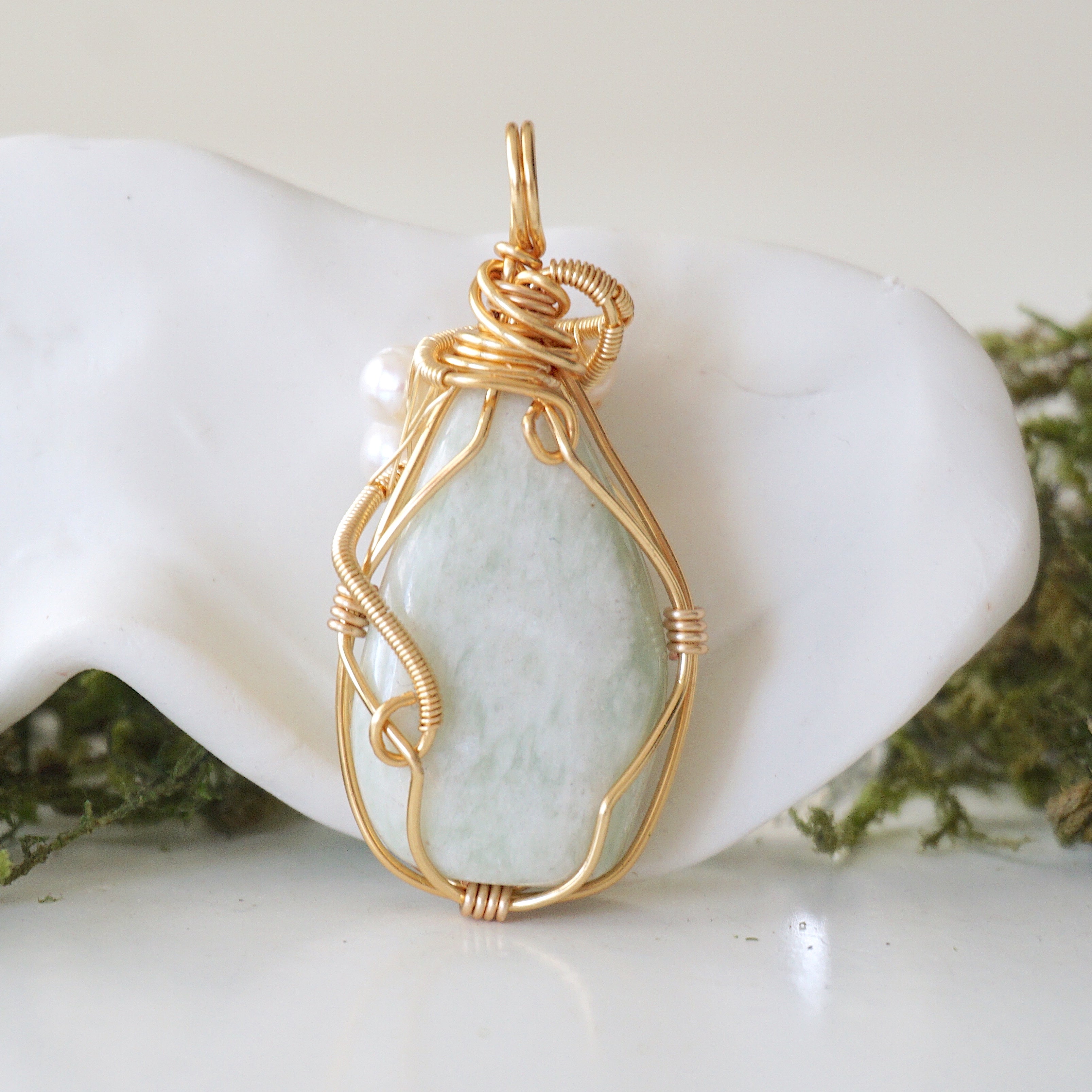 Elegant Jade and Pearl Necklace - 18K Gold Plated Women's Jewelry for Wedding, Party & Special Occasions