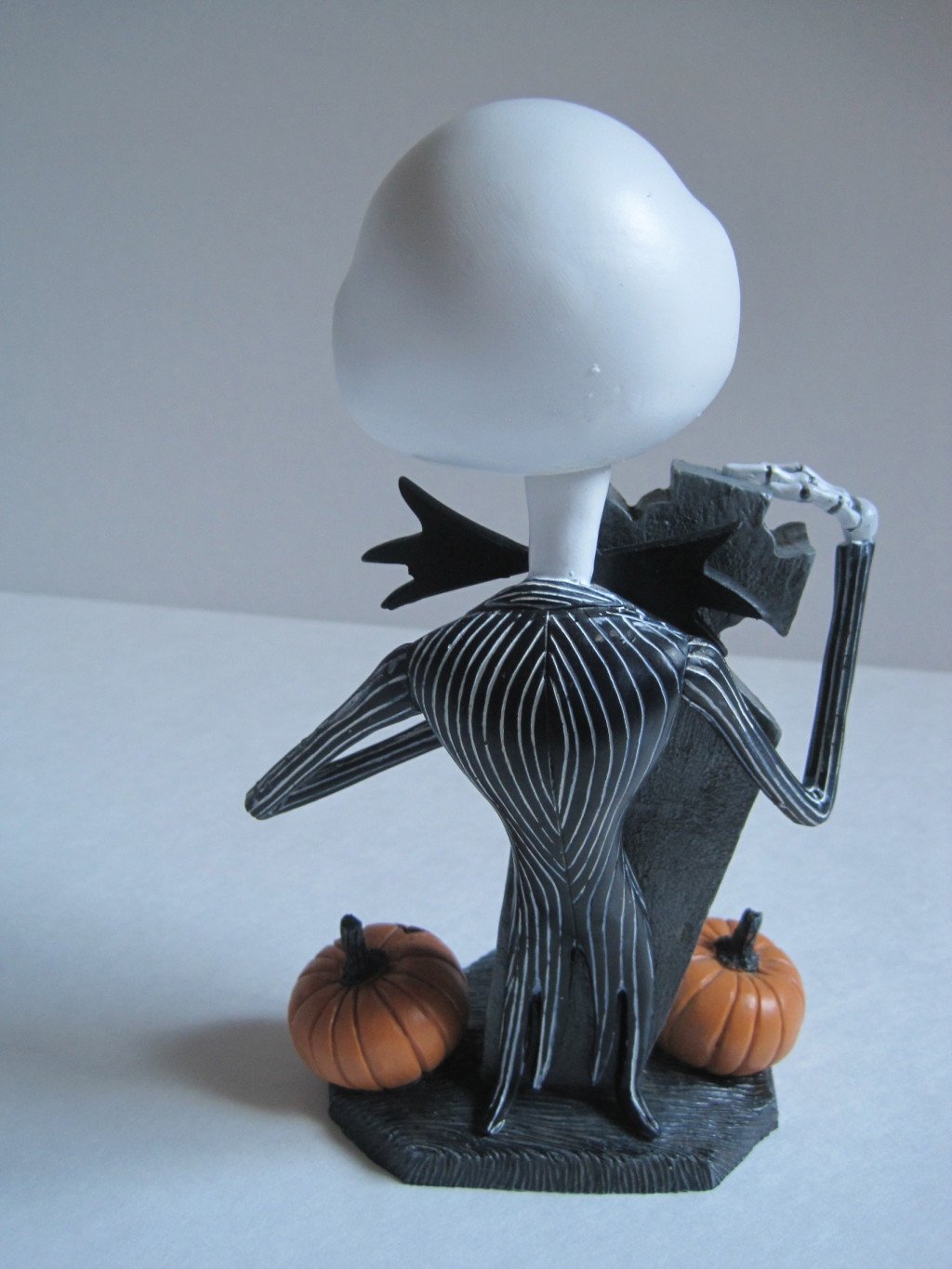 NECA Toys Head Knockers - The Nightmare Before Christmas Scary Jack Collectible Figure - Perfect for Halloween Decor, Movie Fans & Gift Giving