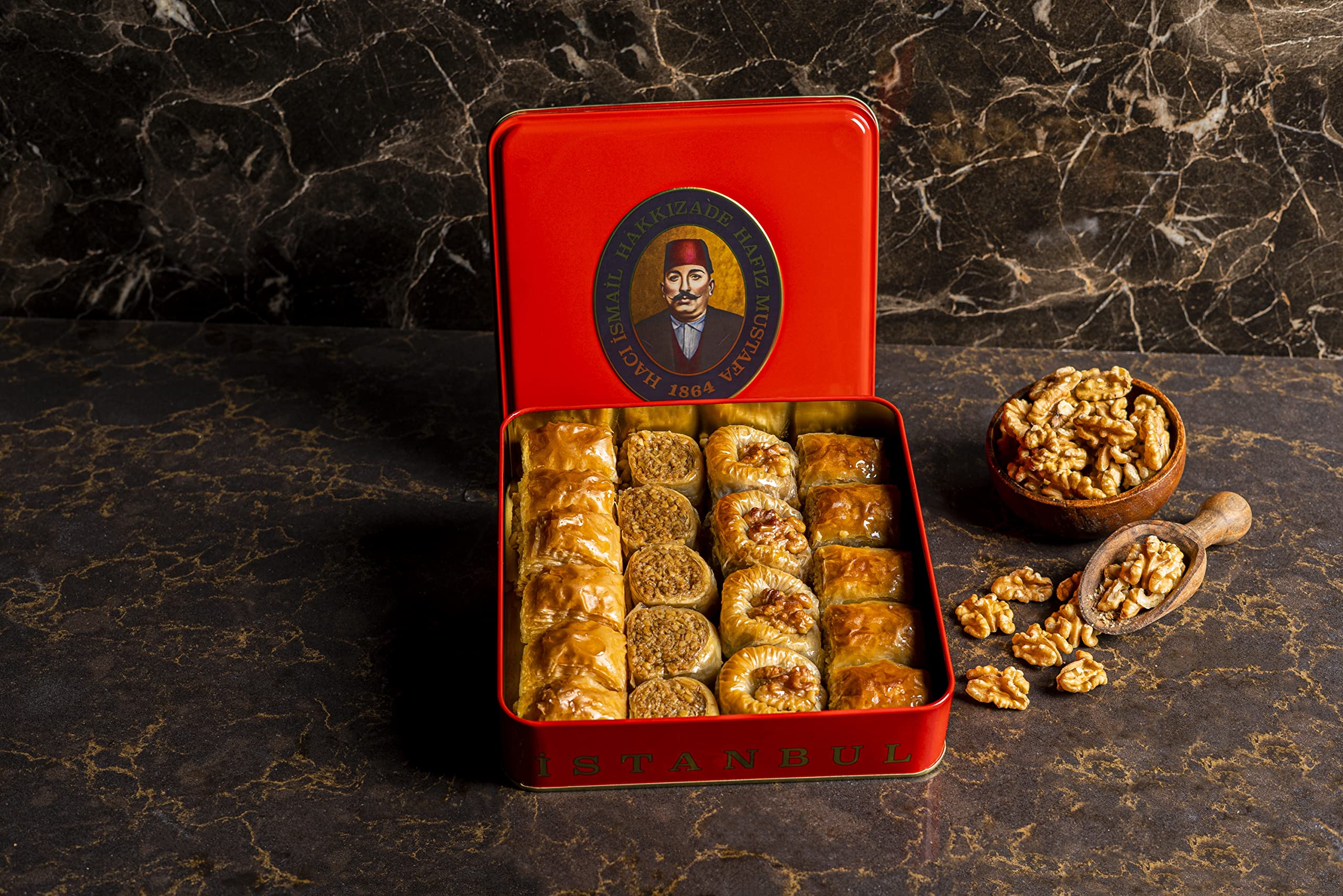 Premium Hafiz Mustafa 1864 Istanbul Baklava Pastry Gift Box - Authentic Turkish Baklava Dessert with Fresh Phyllo Dough, Pistachios, Hazelnuts & Walnuts - Perfect for Birthdays, Christmas Gifts, Parties & Special Occasions