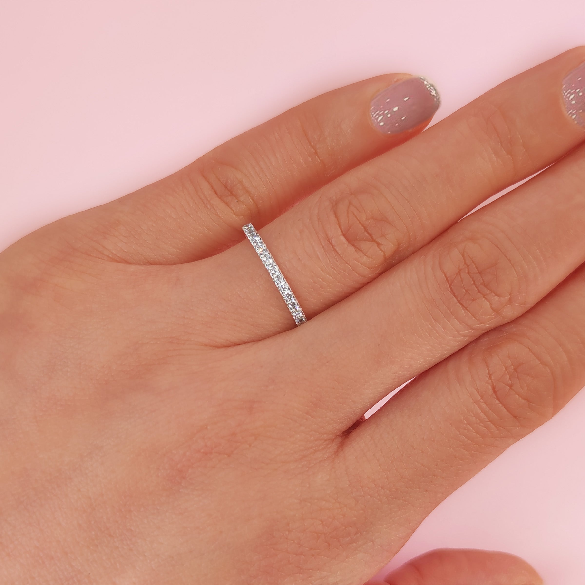 Elegant Spark: Full Pavé Diamond Ashes Ring for Women - Perfect for Memorial Jewelry, Cremation Keepsake & Special Occasions