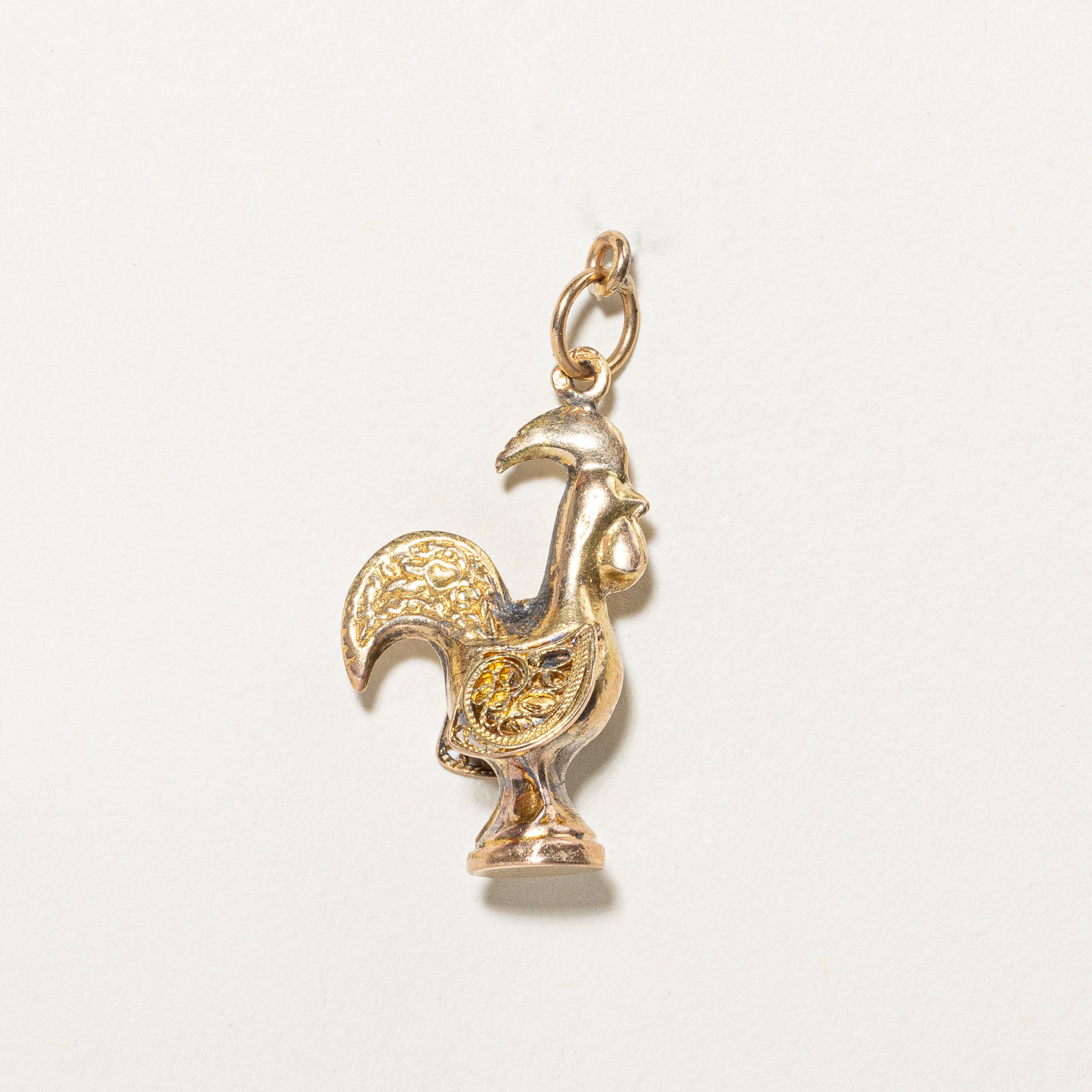 19K Yellow Gold Rooster Charm Pendant - Elegant Rooster Jewelry for Men & Women - Perfect for Birthdays, Anniversaries & Gifts - Ideal for Zodiac & Animal Lovers
