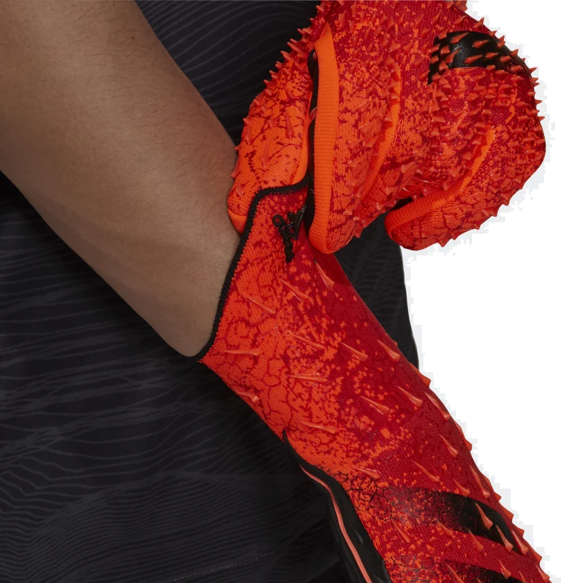 Adidas Predator Pro Goalkeeper Gloves - Professional Soccer Goalie Gloves for Men & Women - Perfect for Training, Matches & Competitive Games