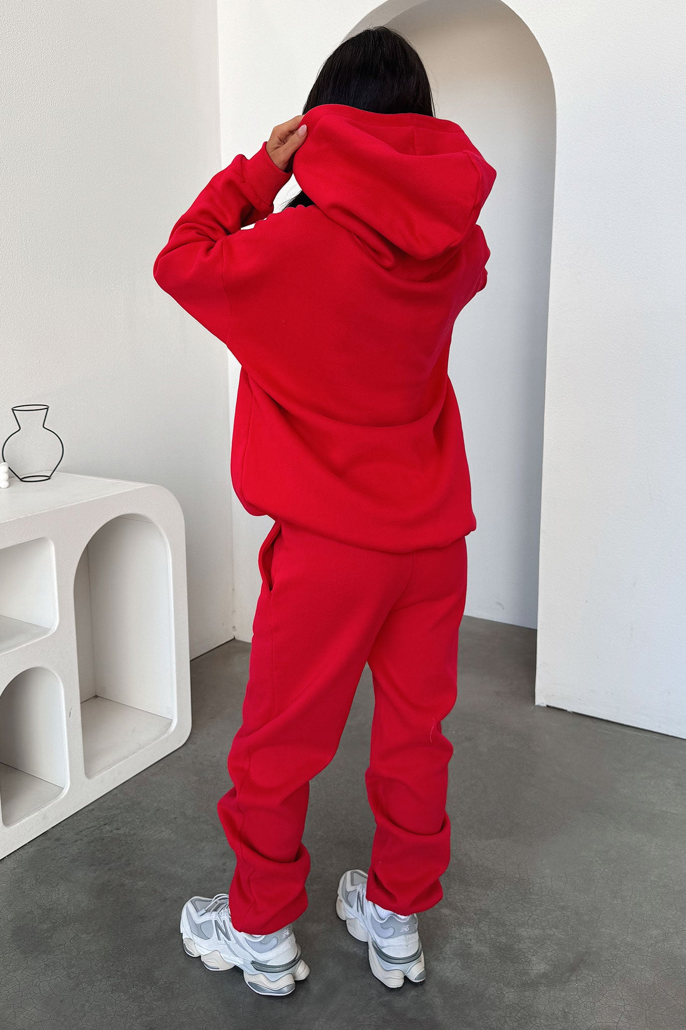 Kaztek Comfortable Sweatpants for Men & Women - Soft Fleece Joggers with Elastic Waistband, Red - Perfect for Lounge Wear, Gym, Running & Casual Outfits