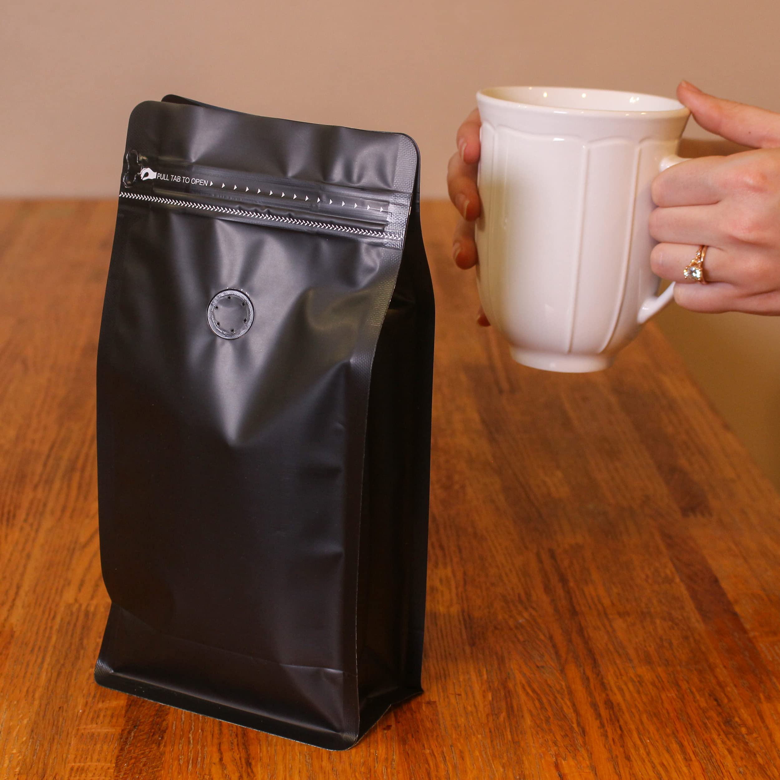 7Penn Resealable Coffee Bags 16oz (50 Pack) - Airtight Zipper Pouch with One-Way Valve for Fresh Coffee Storage | Ideal for Coffee Beans, Ground Coffee, Tea Leaves, Herbs & Candy | Perfect for Home Brewing, Coffee Shops & Bulk Food Packaging