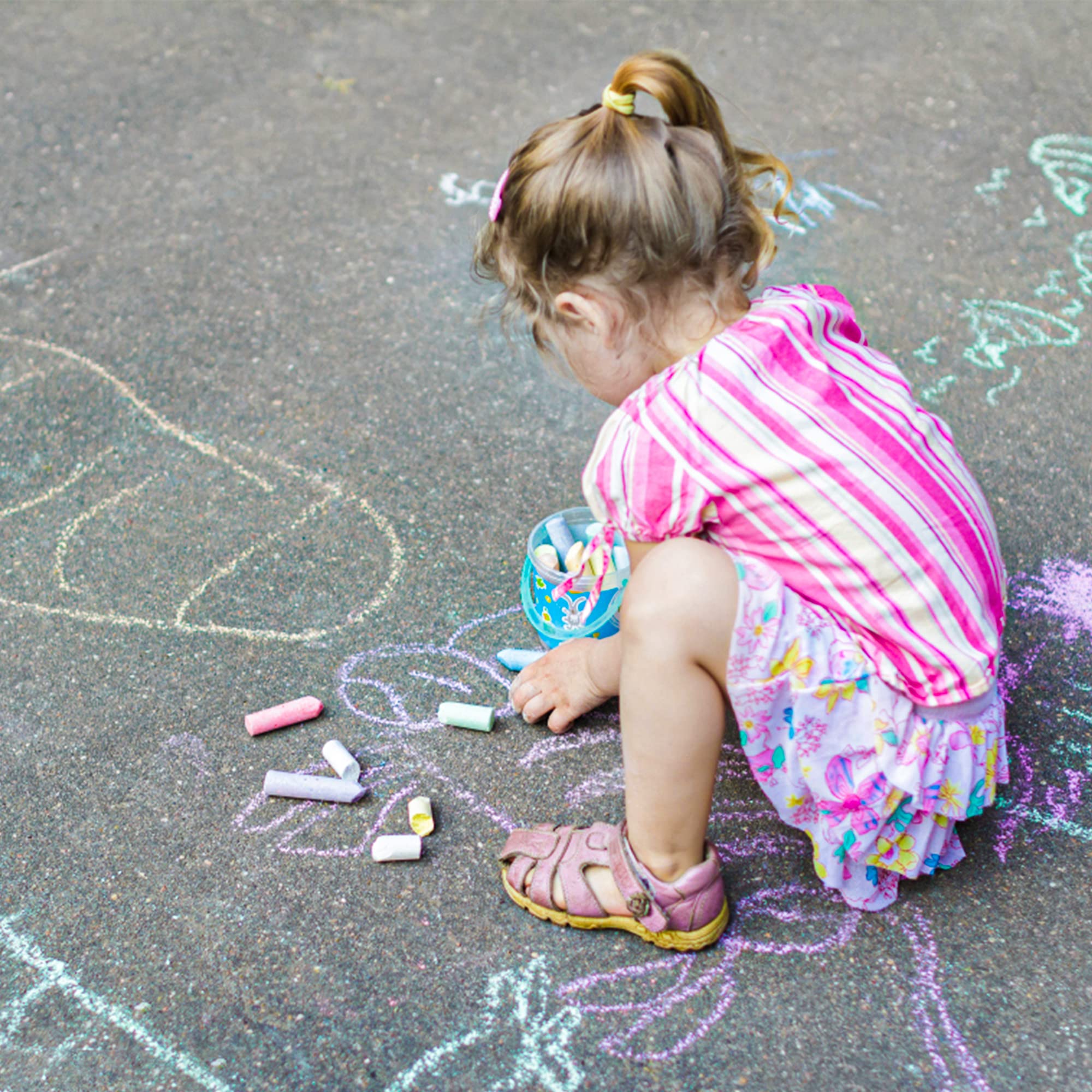 **Feela 72-Pack Jumbo Sidewalk Chalk for Kids - Non-Toxic, 18 Vibrant Colors - Outdoor Play, School Blackboard & Playground Fun - Perfect for Sidewalk Art, Hopscotch & Creative Play**